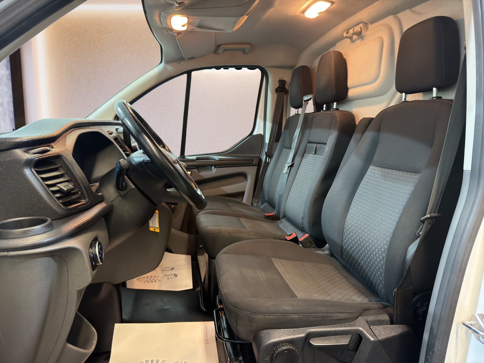 FORD Transit Custom Van 320 L2H1 Trend-image-12