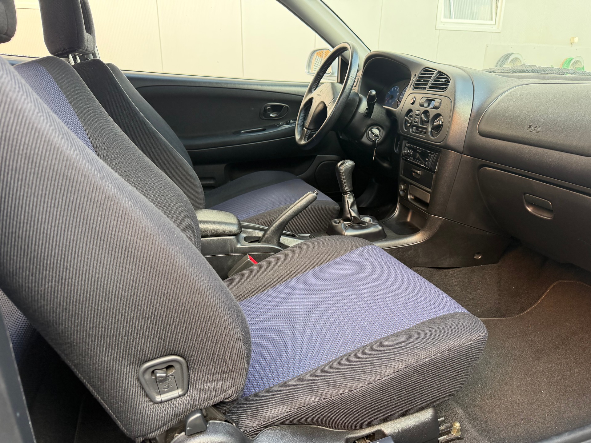 MITSUBISHI Colt 1.3 16V SILVER 25-image-8