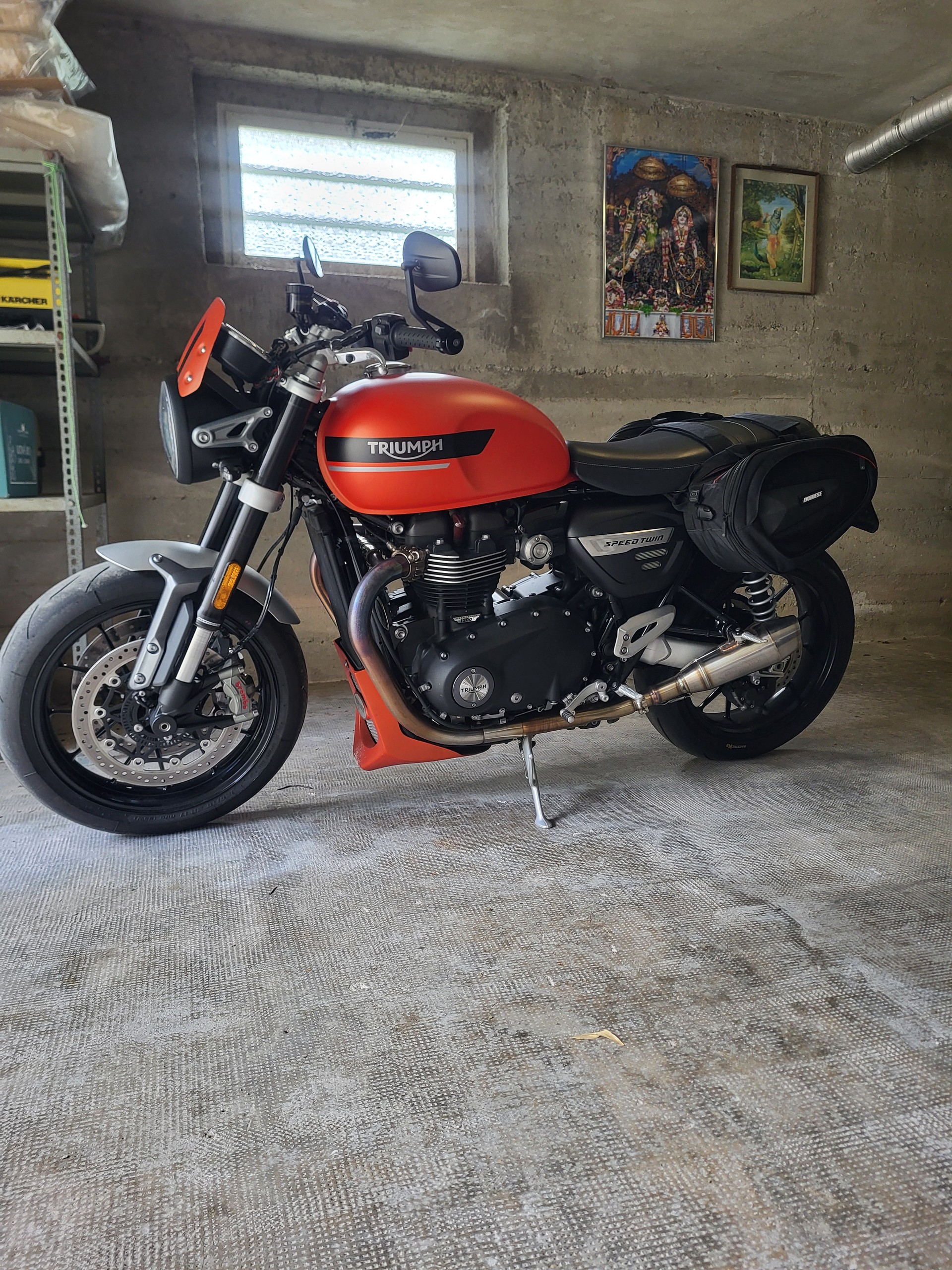 TRIUMPH Speed Twin 1200-image-3