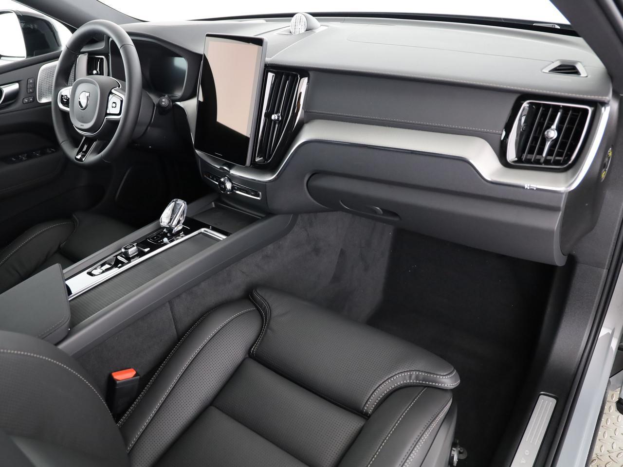 VOLVO XC60 2.0 T8 TE Black Edition eAWD-image-12
