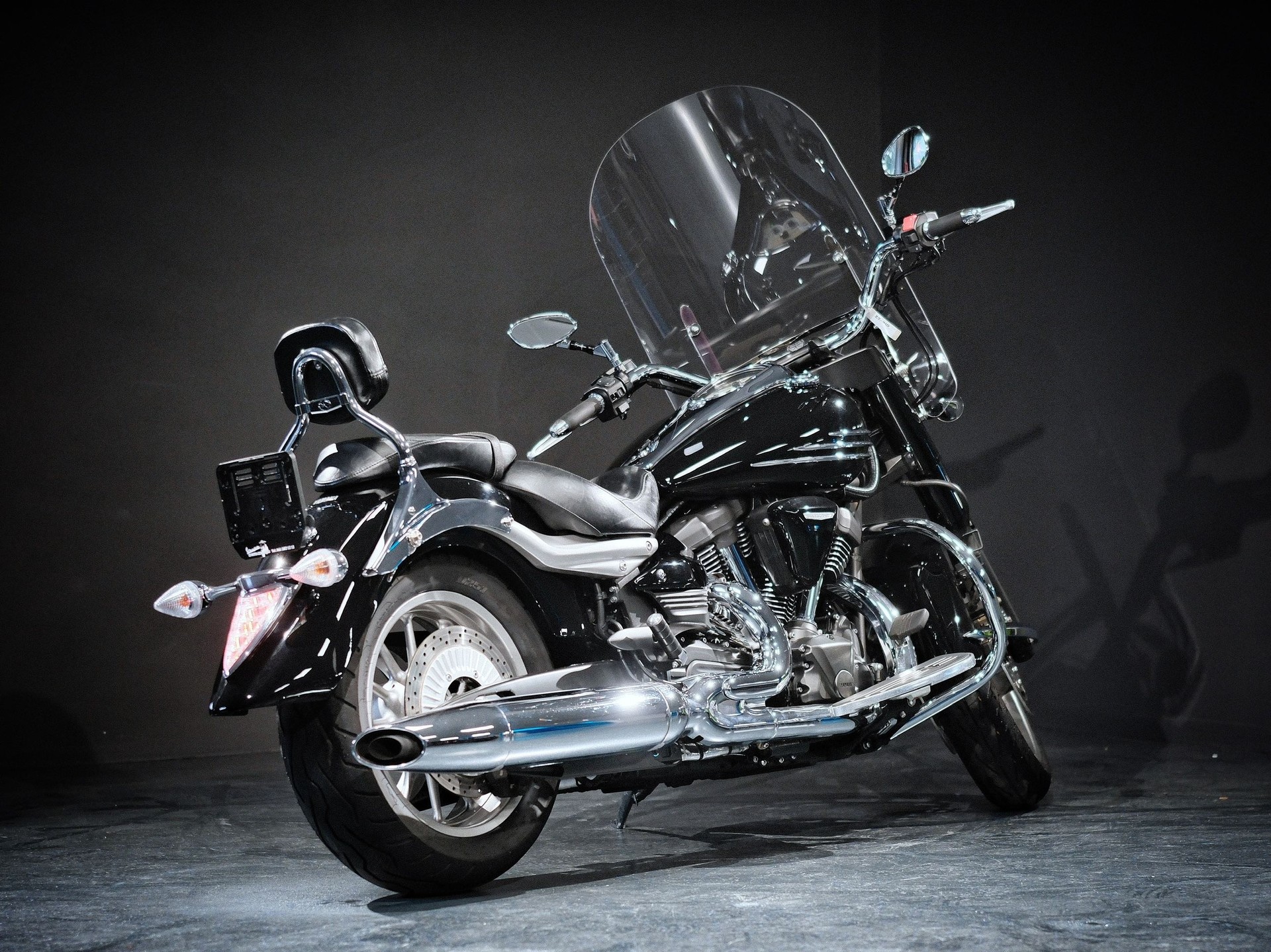 YAMAHA XV 1900 Midnight Star-image-2