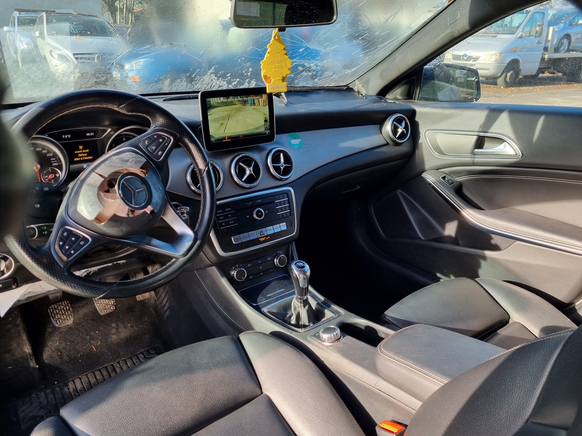 MERCEDES-BENZ CLA Shooting Brake 200 d-image-13