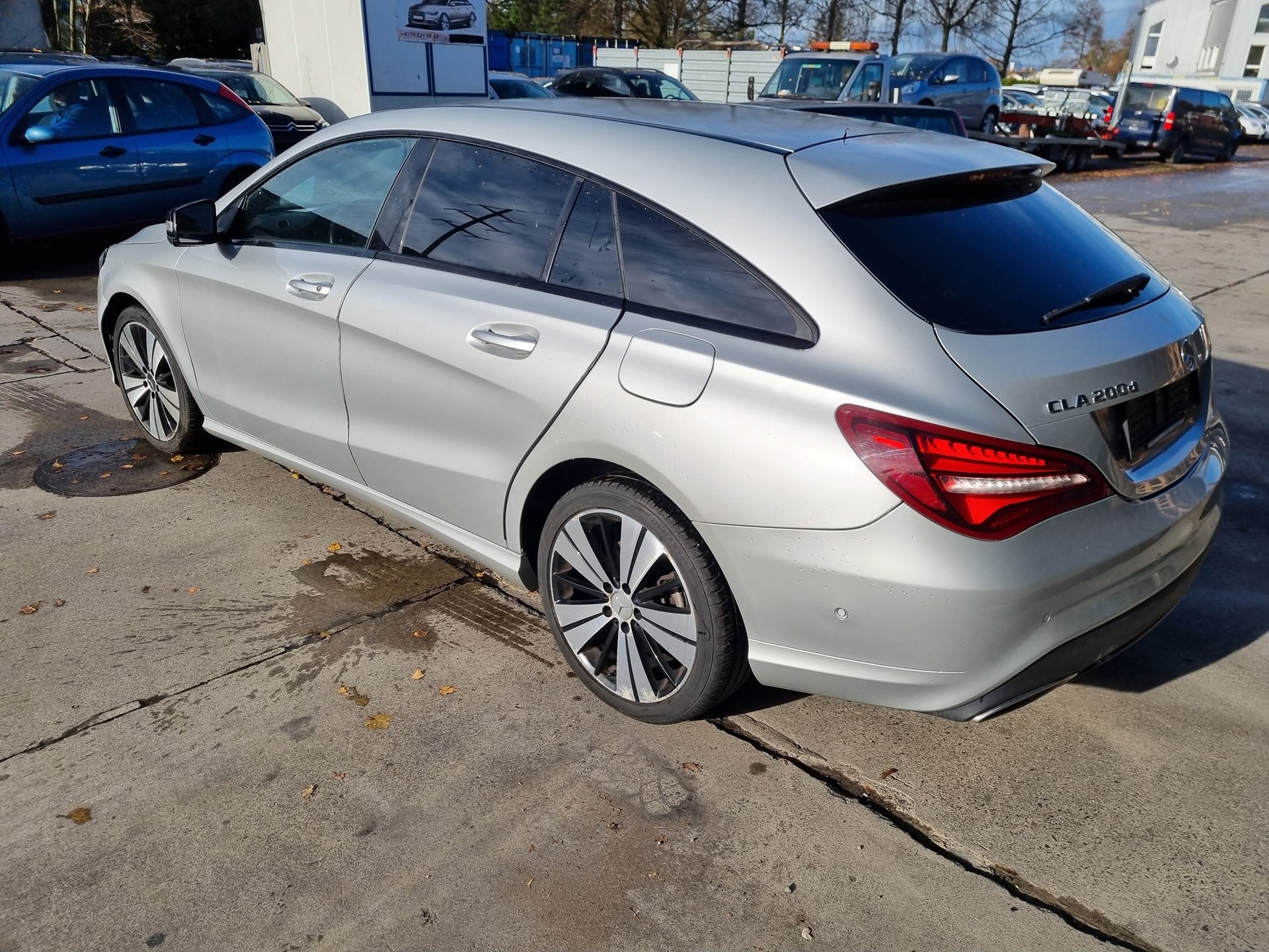 MERCEDES-BENZ CLA Shooting Brake 200 d-image-5