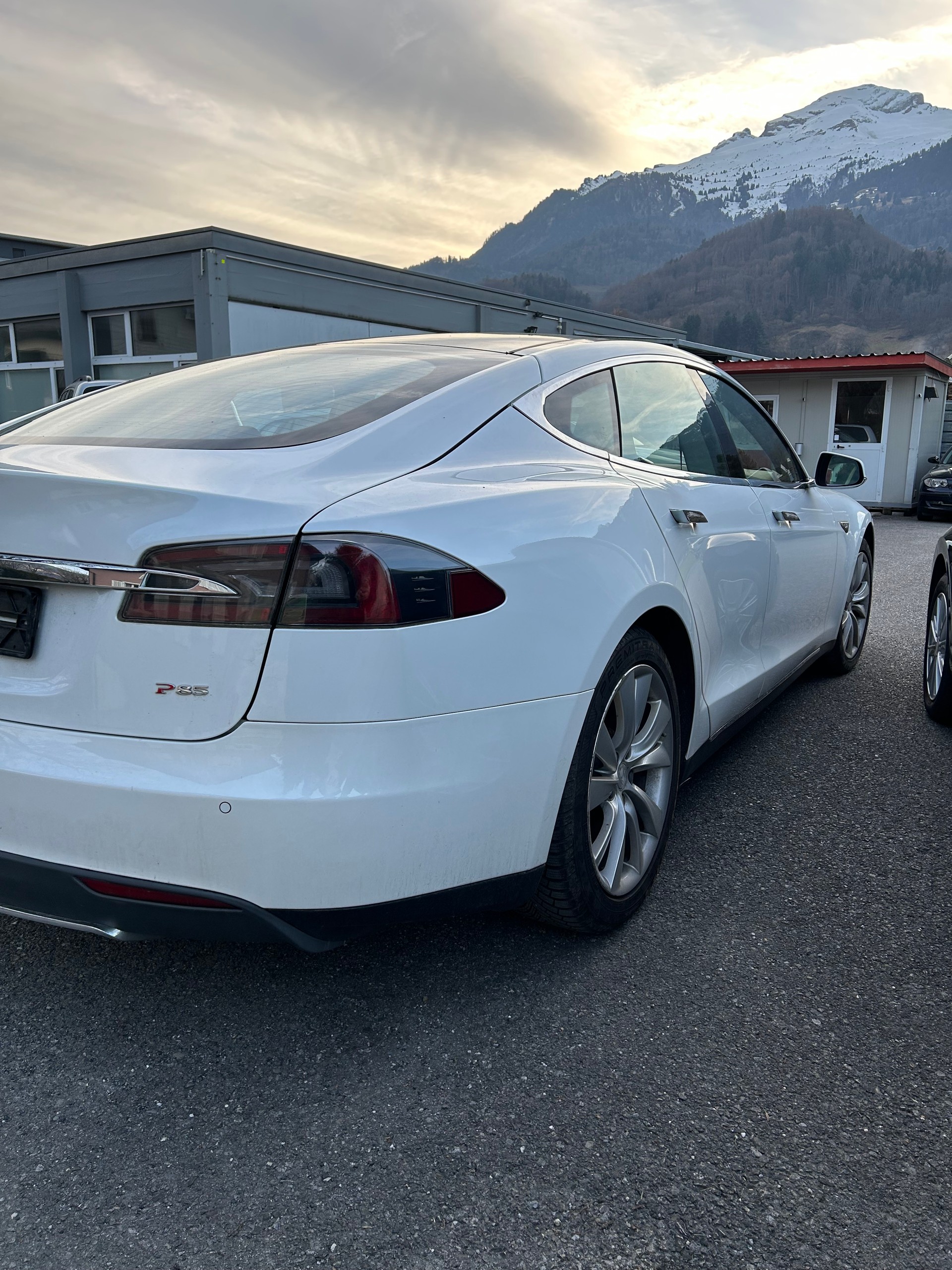 TESLA Model S 85 Signature Performance 85-image-2
