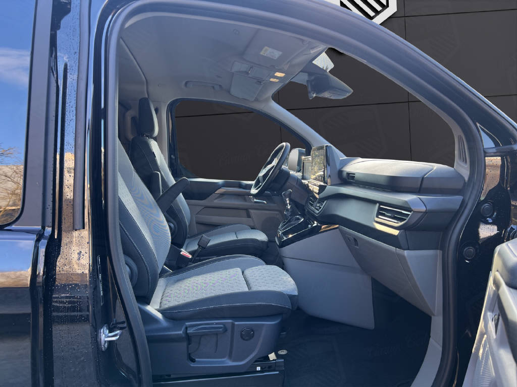 FORD Tourneo Custom 320 L1 2.0 EcoBlue 136 Titanium-image-9