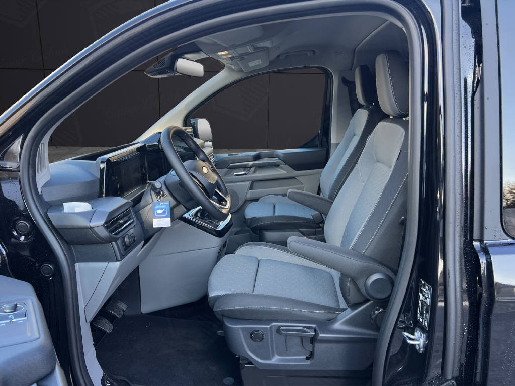 FORD Tourneo Custom 320 L1 2.0 EcoBlue 136 Titanium-image-8