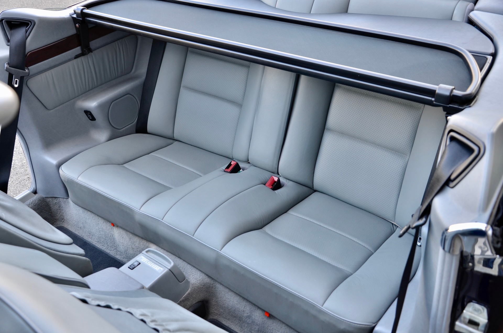 MERCEDES-BENZ E 320 Cabrio-image-5