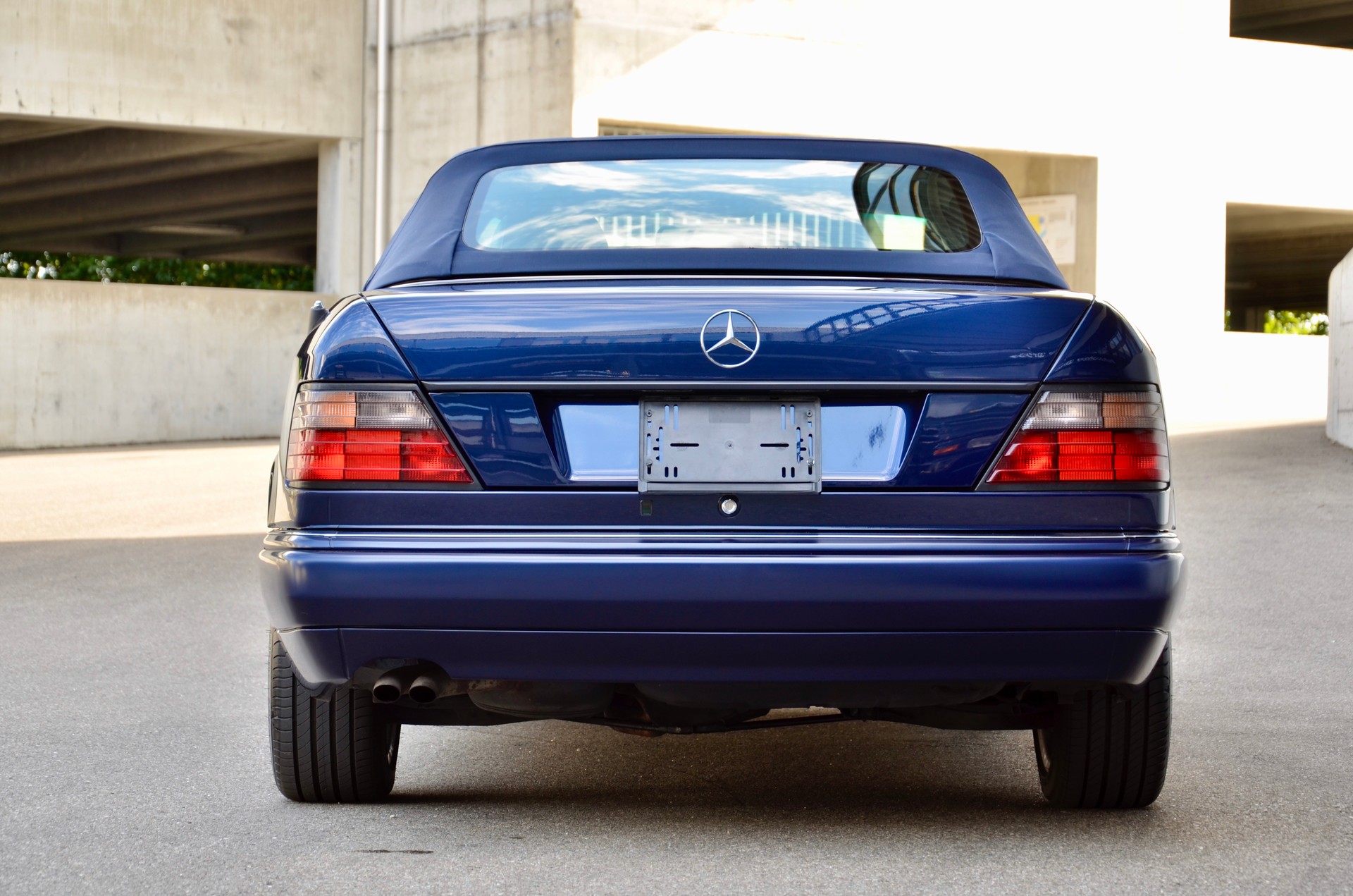 MERCEDES-BENZ E 320 Cabrio-image-8