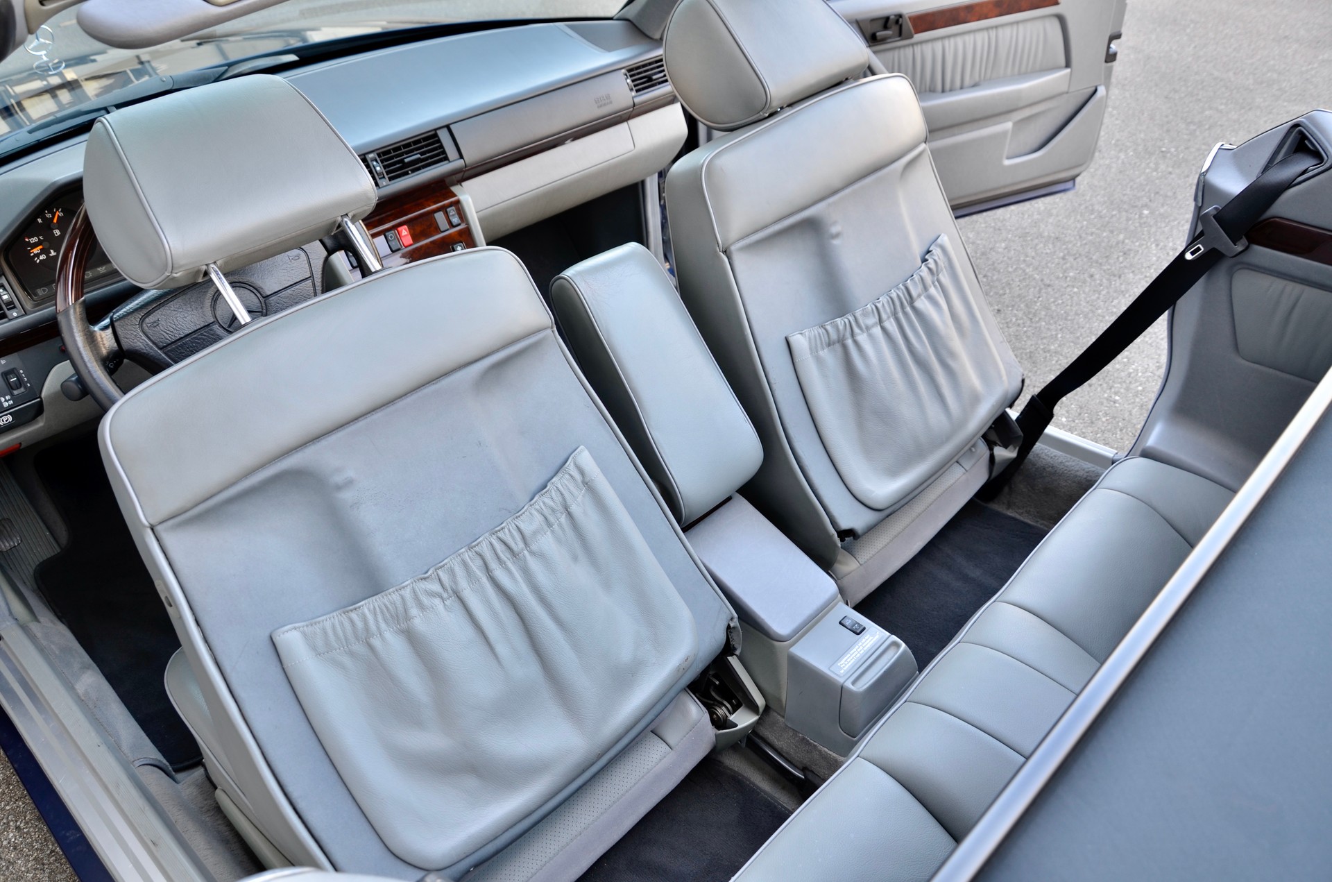 MERCEDES-BENZ E 320 Cabrio-image-20