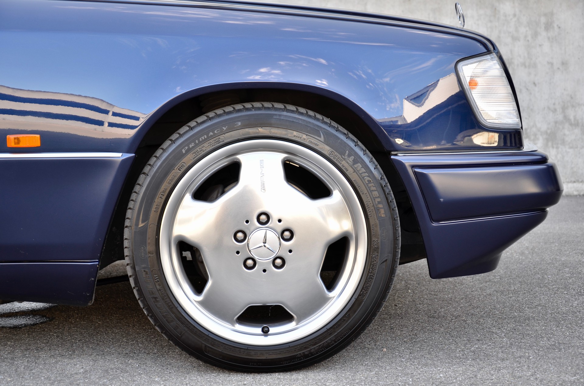 MERCEDES-BENZ E 320 Cabrio-image-21