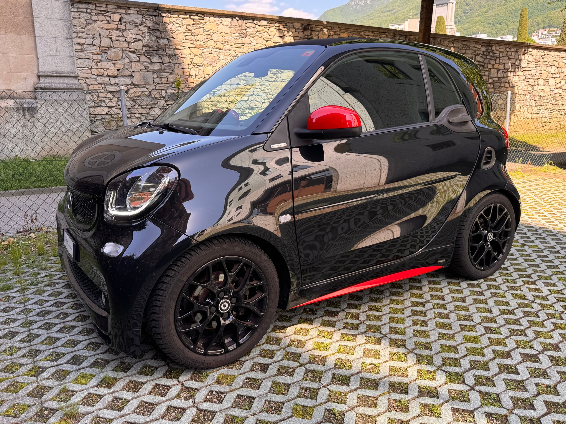 SMART fortwo black pearl twinmatic-image-1