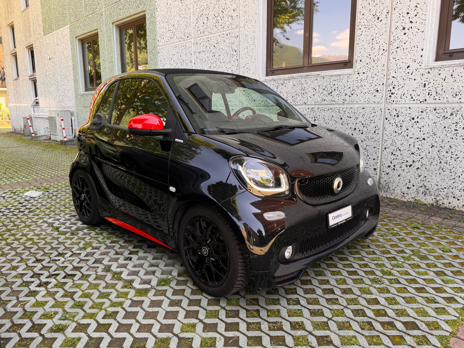 SMART fortwo black pearl twinmatic-image-2