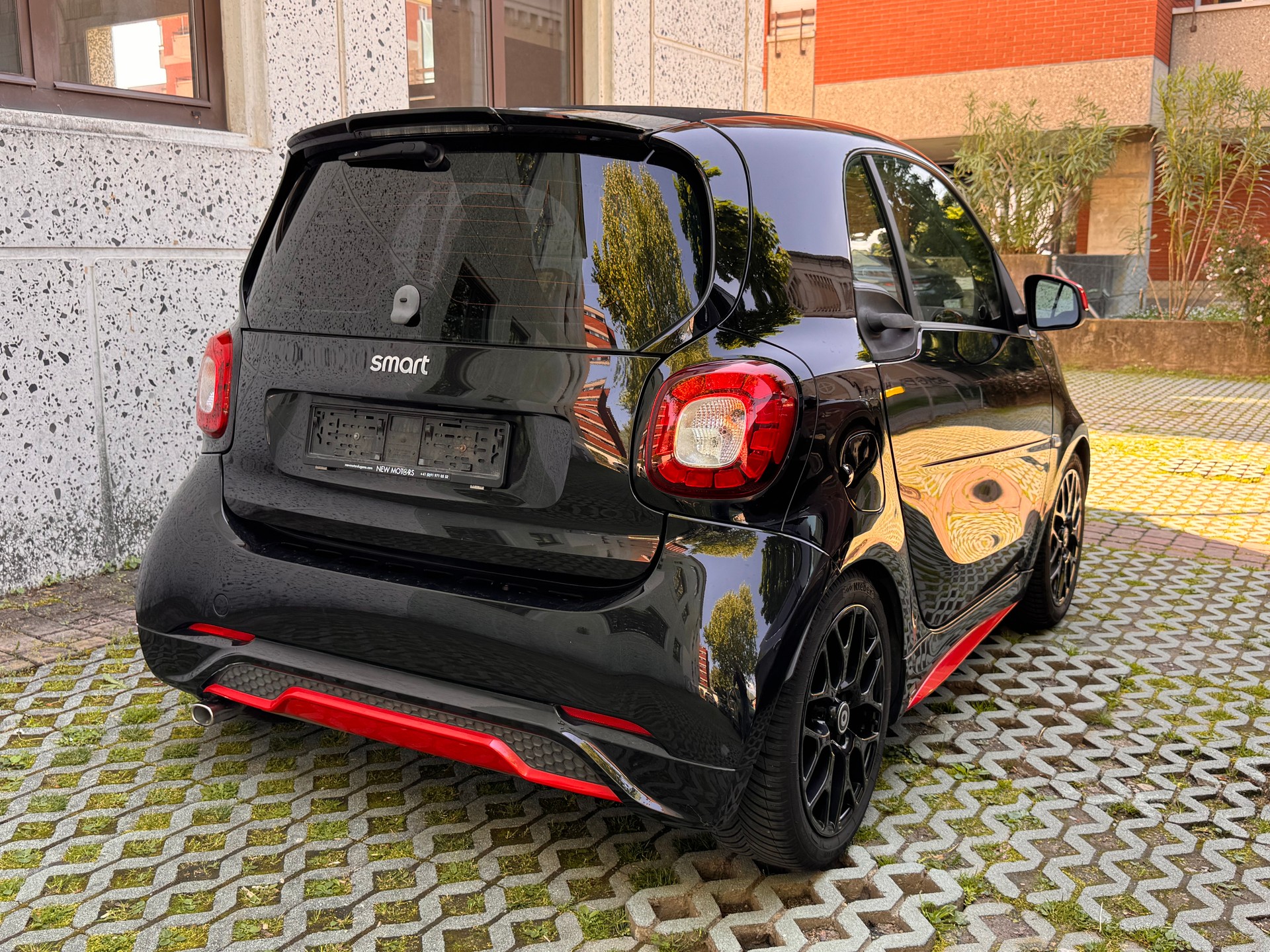 SMART fortwo black pearl twinmatic-image-3