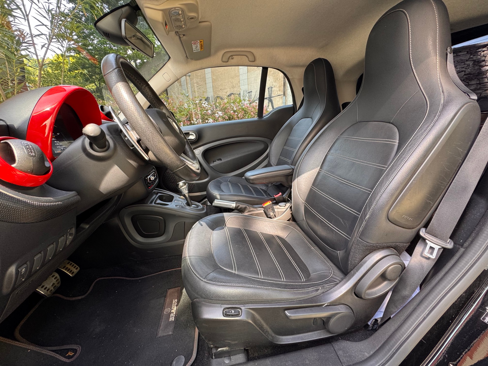 SMART fortwo black pearl twinmatic-image-6