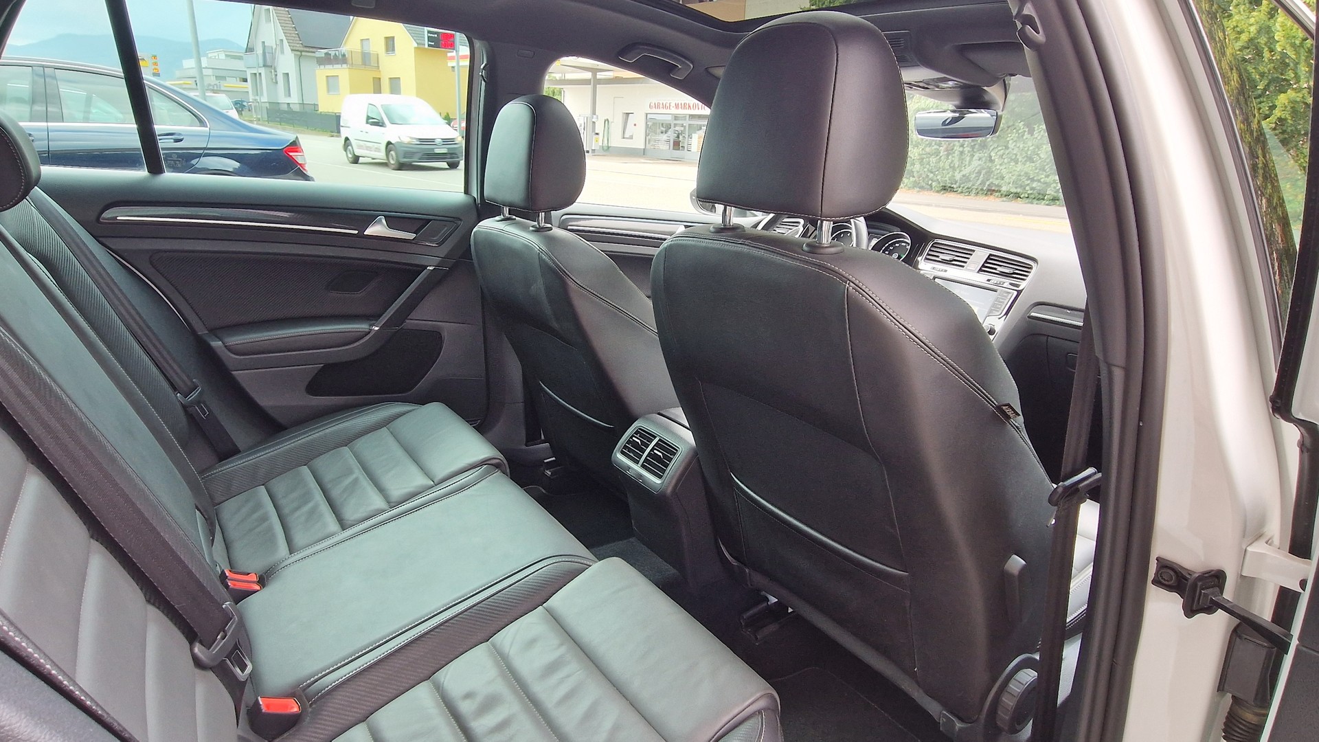 VW Golf 2.0 TSI R 360S 4Motion DSG-image-13