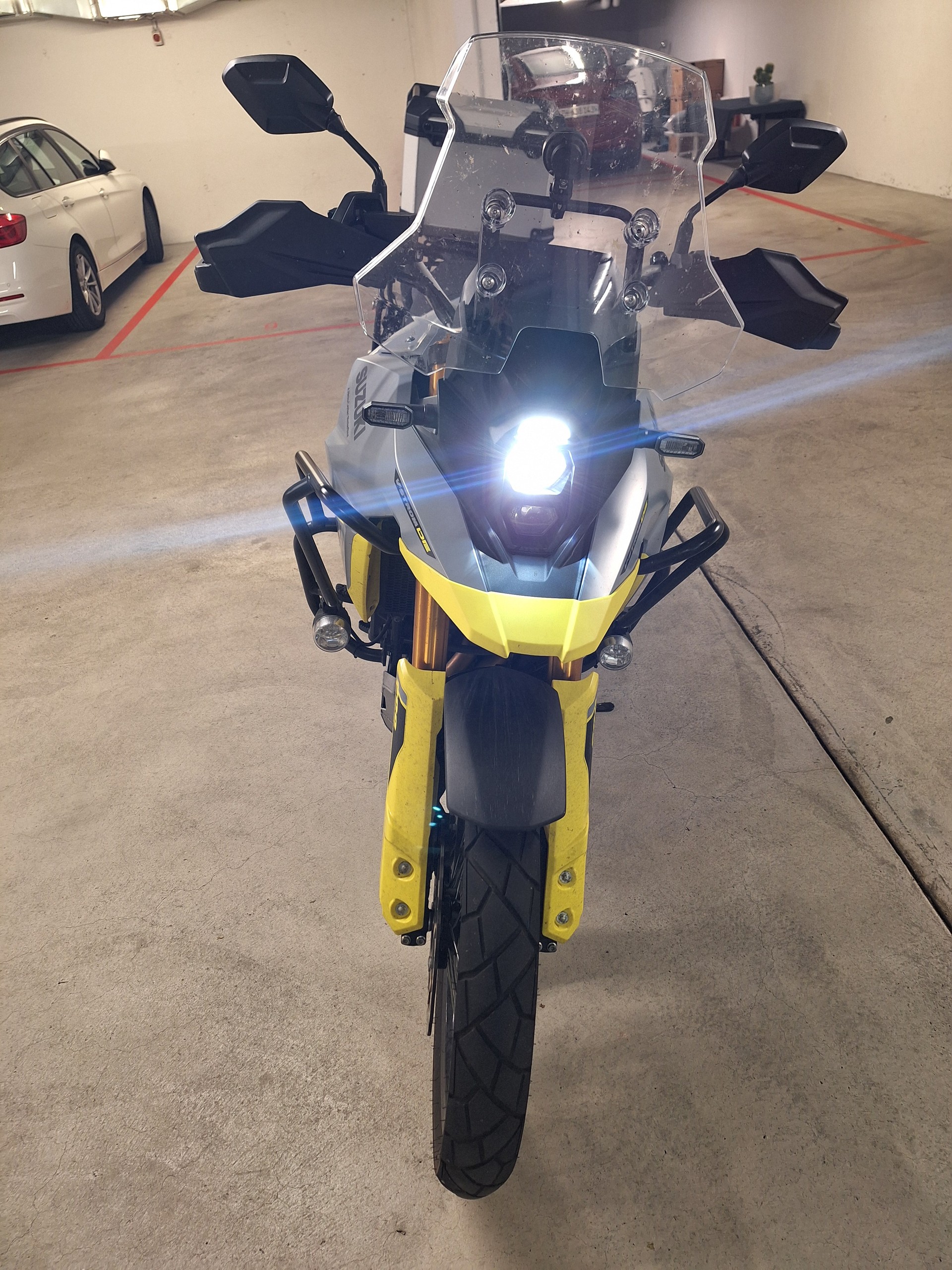 SUZUKI DL 800 DE BIG (35kW)-image-1