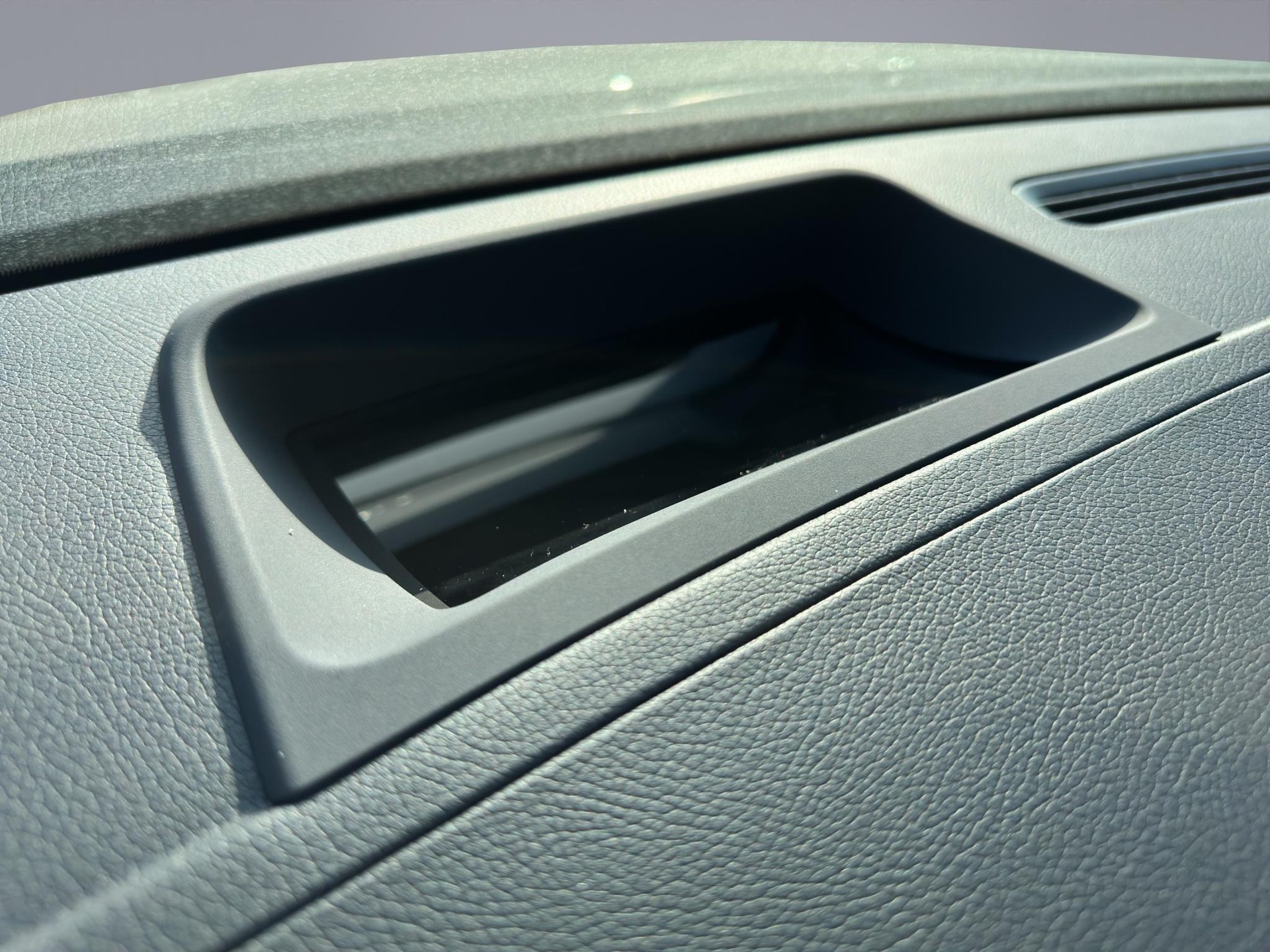 MERCEDES-BENZ B 250 AMG Line 4matic-image-9