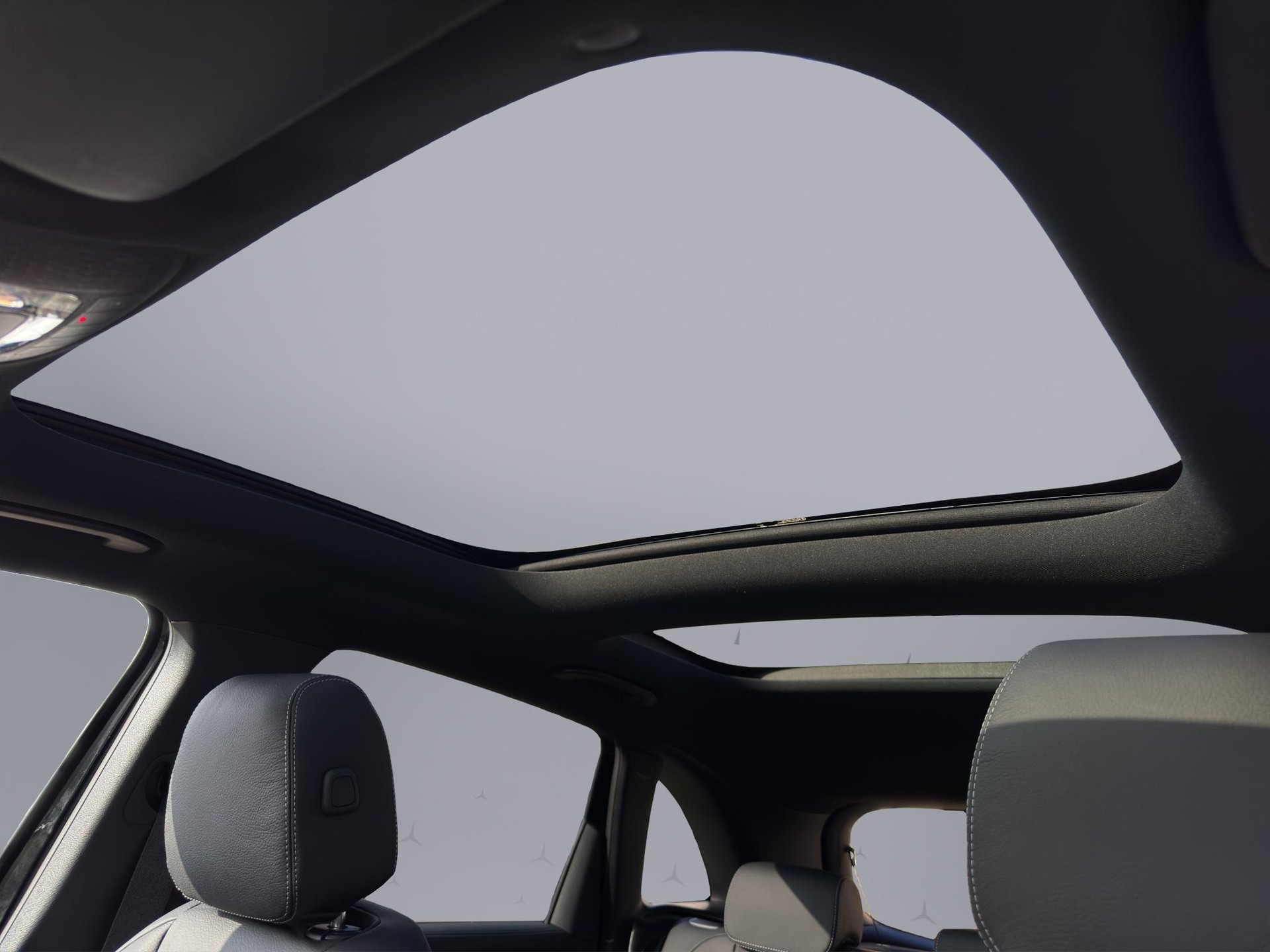 MERCEDES-BENZ B 250 AMG Line 4matic-image-12