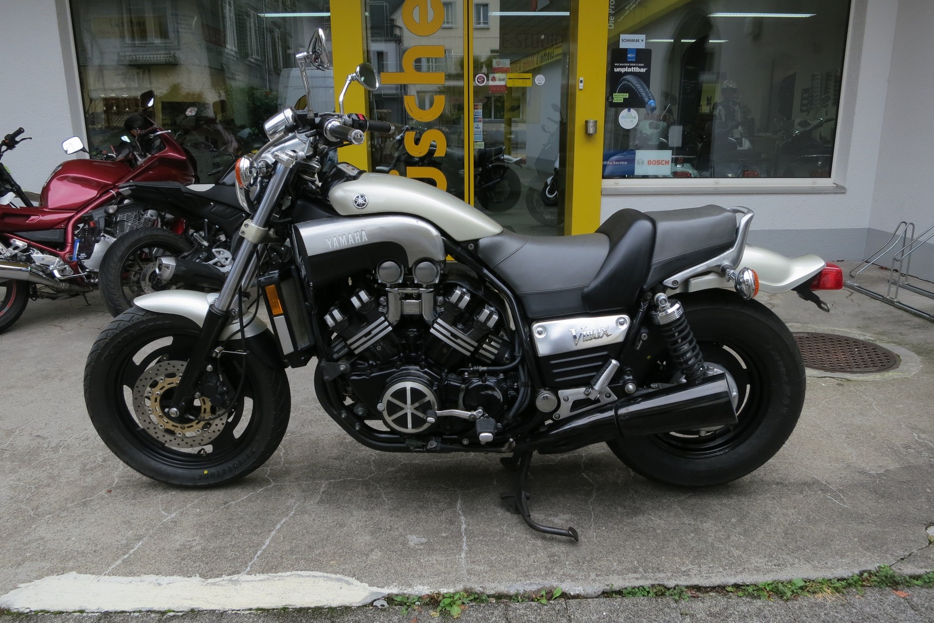 YAMAHA V-Max VMX 1200 (CAN)-image-0