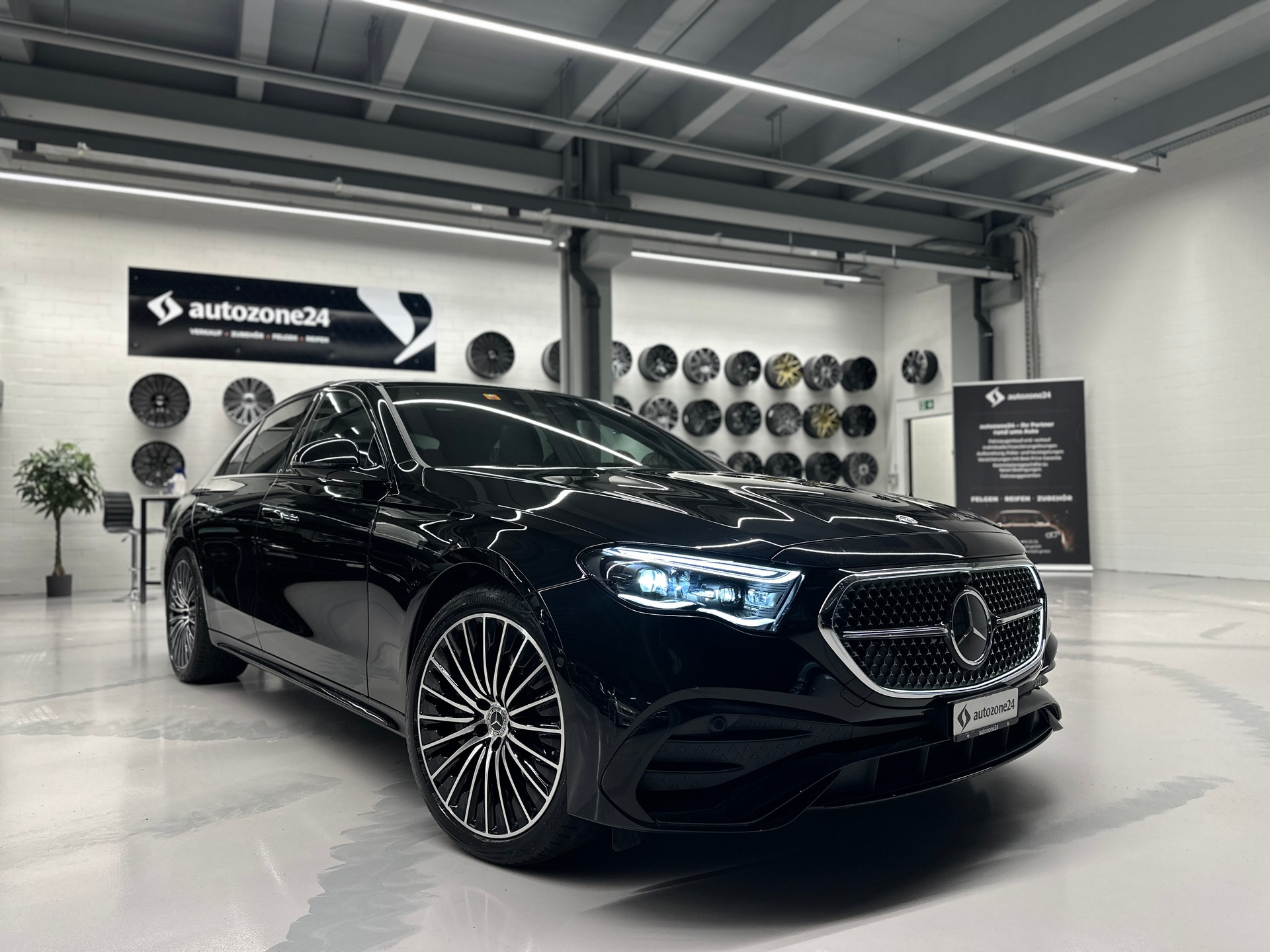 MERCEDES-BENZ E 450 AMG Line 4matic *CH-Auto*Gratis Service*MSI Garantie bis 07.27*Top Ausstattung*Sitzbelüftung*-showroom-element-3