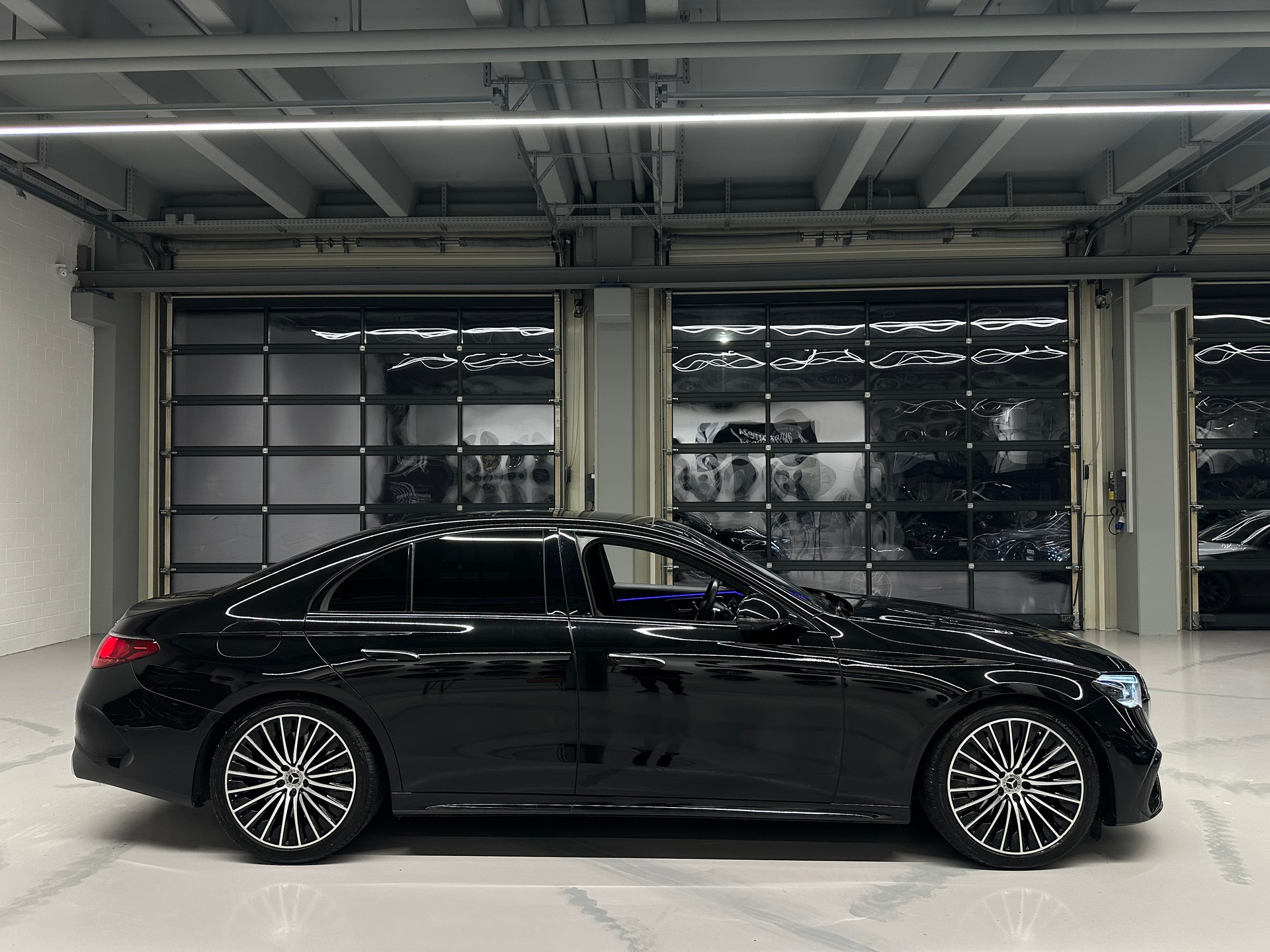 MERCEDES-BENZ E 450 AMG Line 4matic *CH-Auto*Gratis Service*MSI Garantie bis 07.27*Top Ausstattung*Sitzbelüftung*-image-8