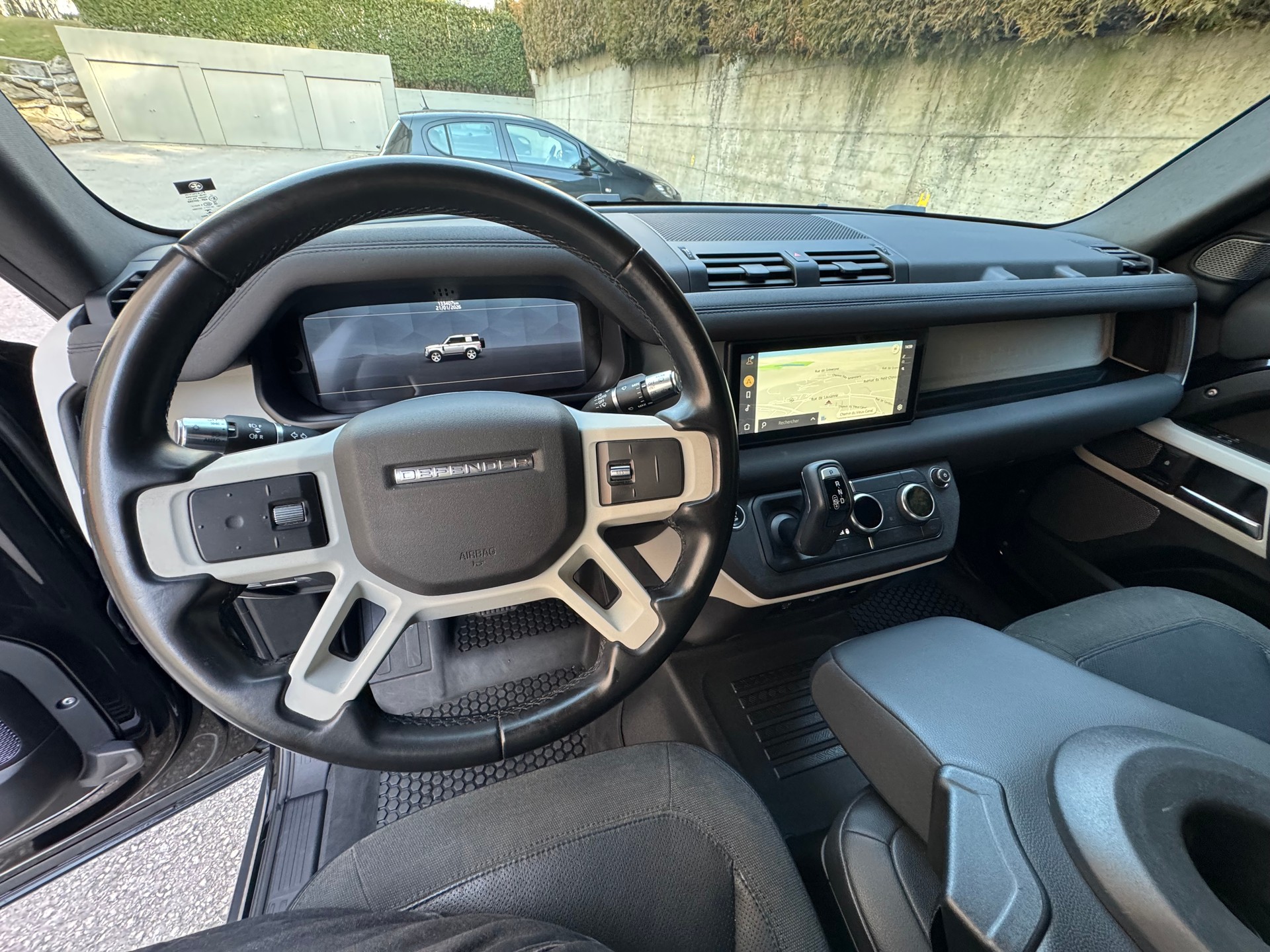 LAND ROVER Defender 90 P300 Si4 SE AT8-image-20