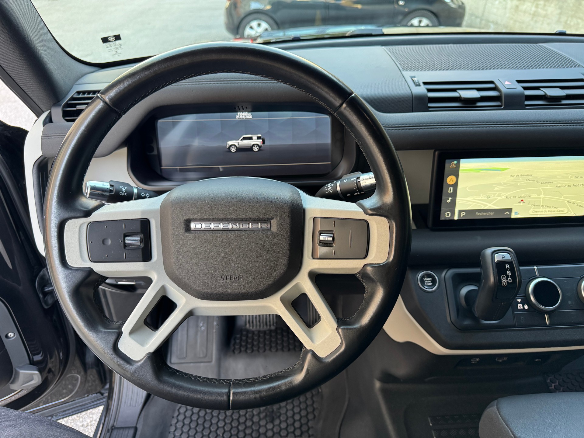 LAND ROVER Defender 90 P300 Si4 SE AT8-image-19