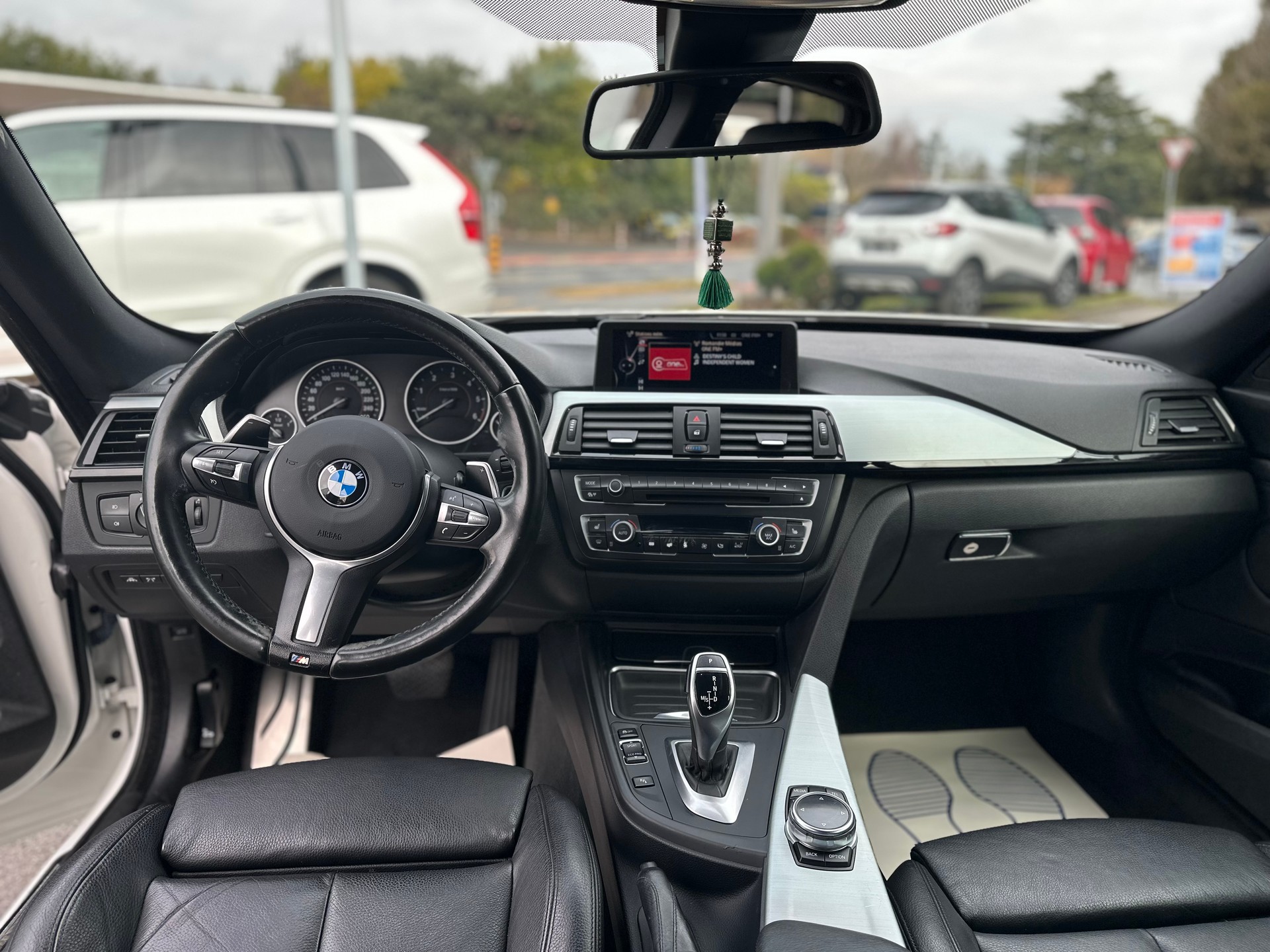 BMW 320d GT xDrive Sport Line Steptronic-image-10