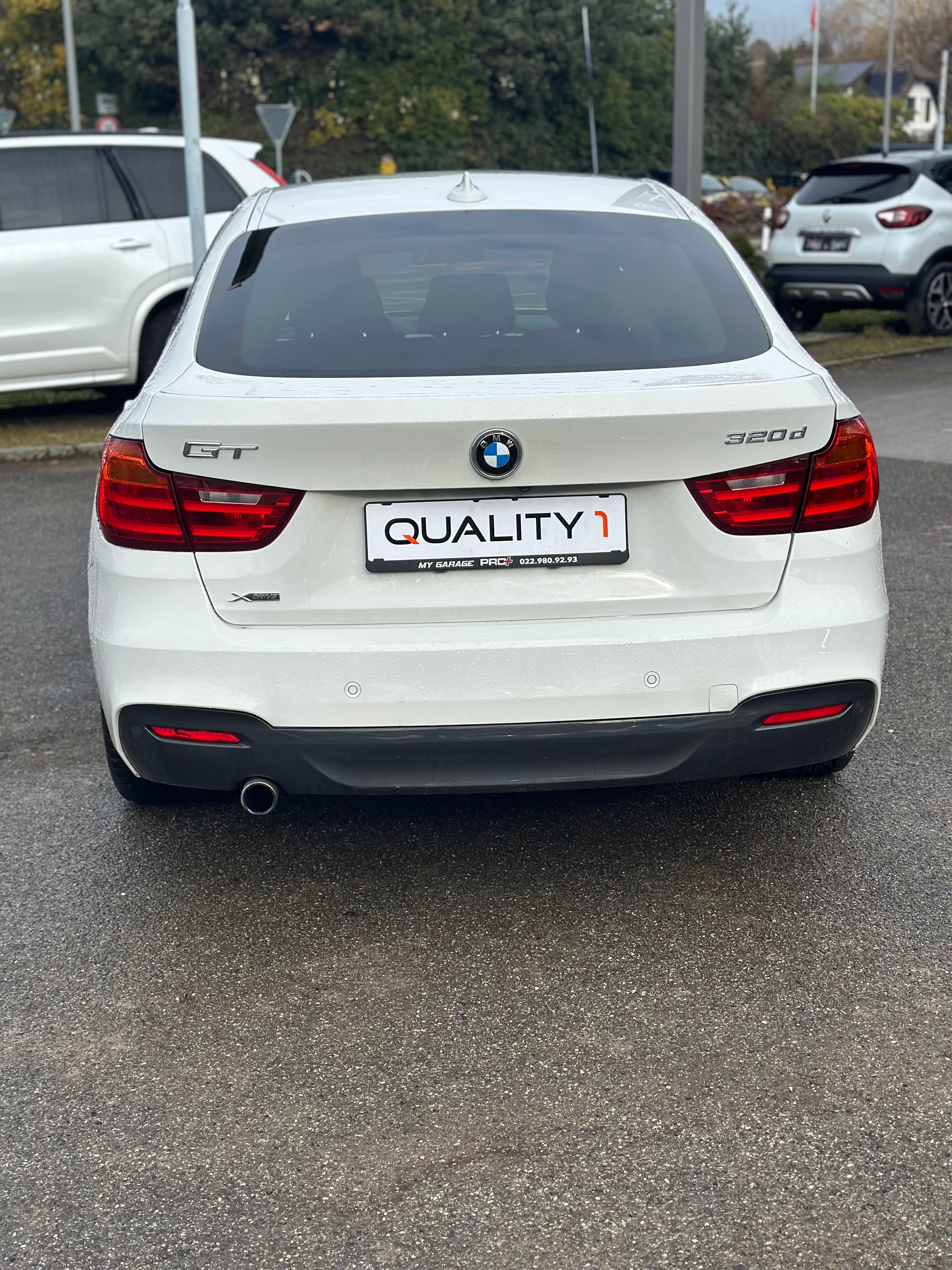 BMW 320d GT xDrive Sport Line Steptronic-image-3