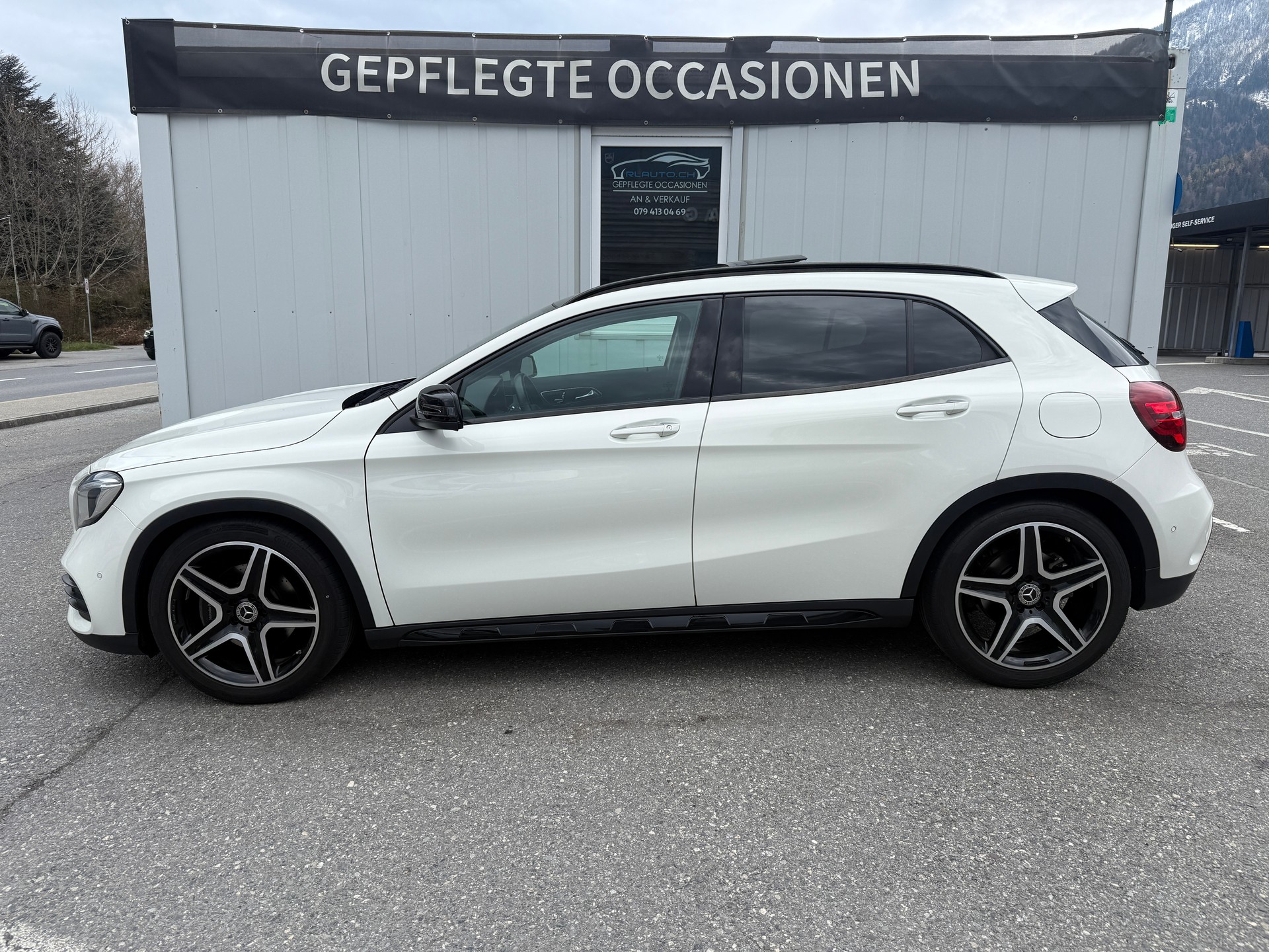 MERCEDES-BENZ GLA 250 AMG Line 4Matic 7G-DCT *TOPZUSTAND* SEHR GEPFLEGT*-image-7