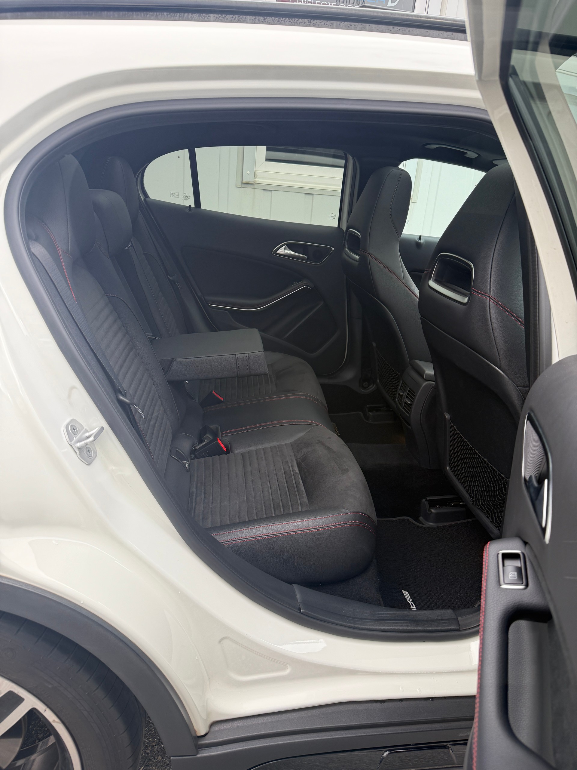MERCEDES-BENZ GLA 250 AMG Line 4Matic 7G-DCT *TOPZUSTAND* SEHR GEPFLEGT*-image-16