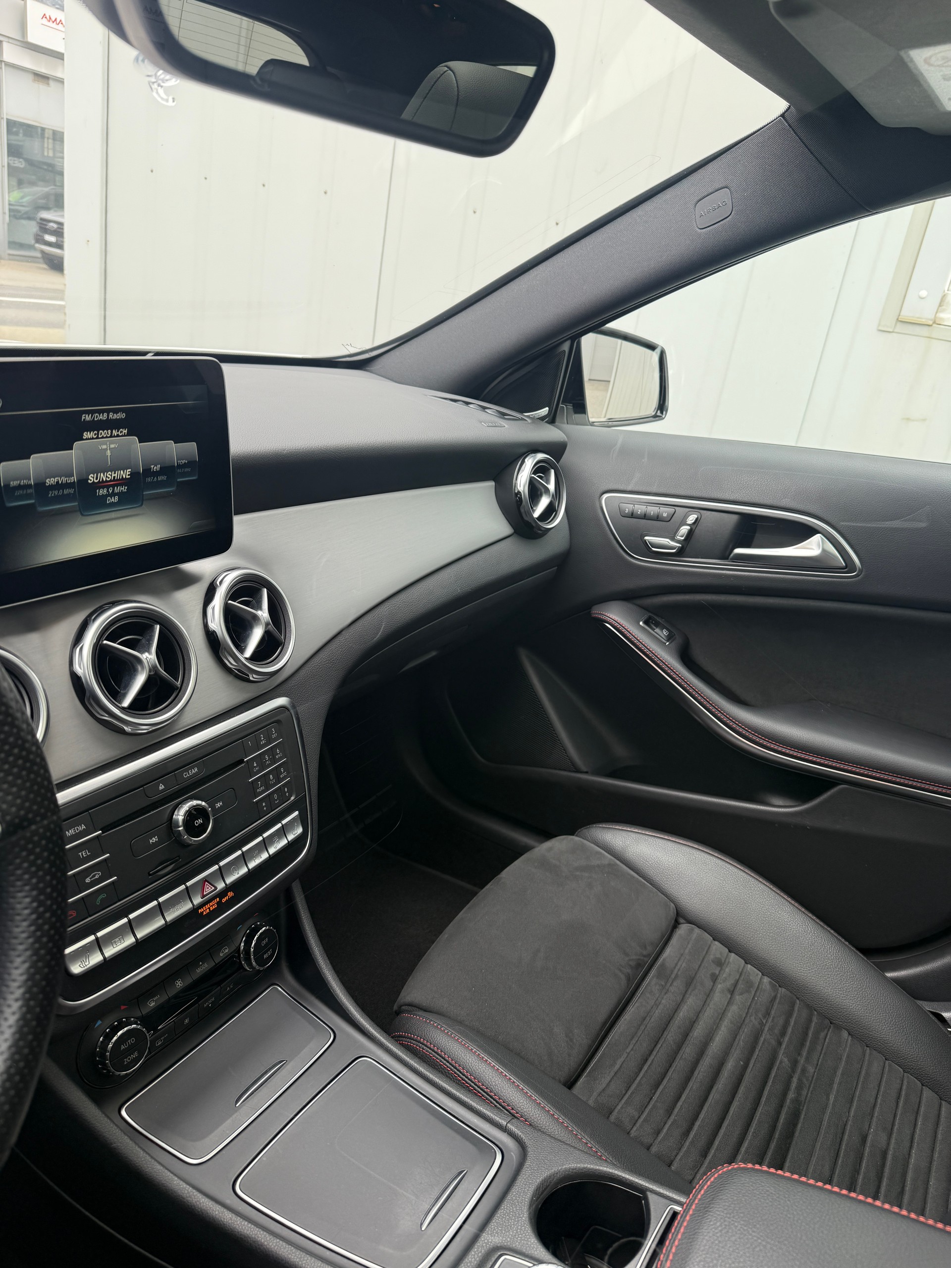 MERCEDES-BENZ GLA 250 AMG Line 4Matic 7G-DCT *TOPZUSTAND* SEHR GEPFLEGT*-image-18