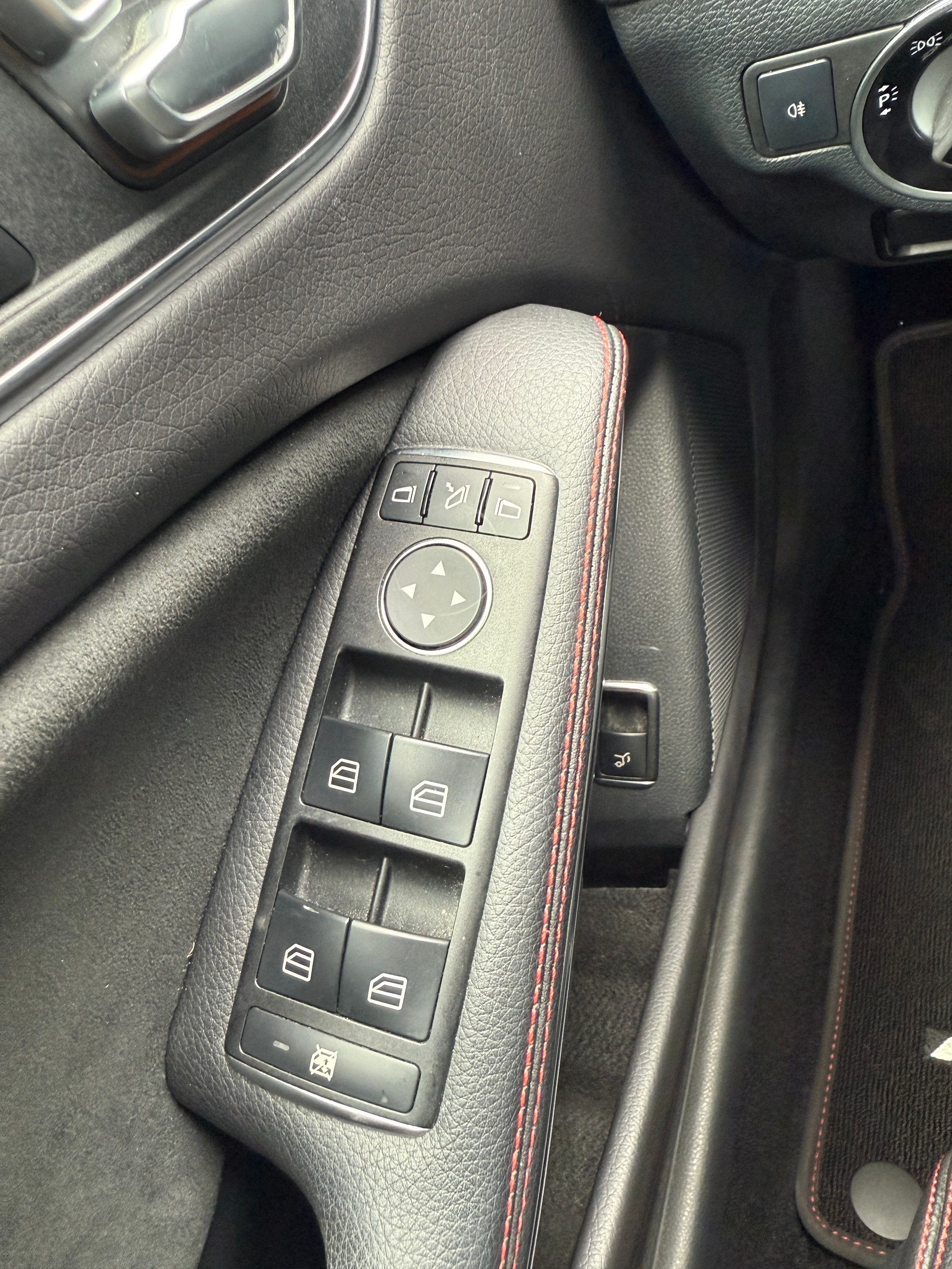MERCEDES-BENZ GLA 250 AMG Line 4Matic 7G-DCT *TOPZUSTAND* SEHR GEPFLEGT*-image-25