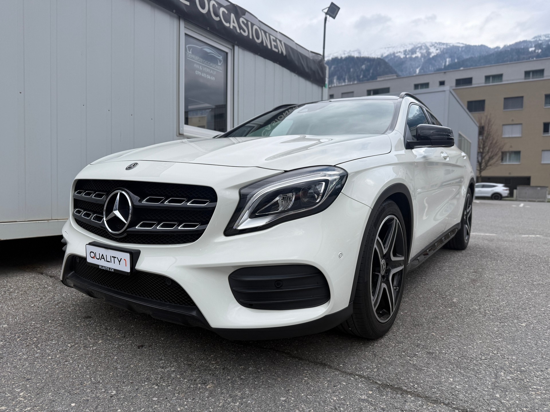 MERCEDES-BENZ GLA 250 AMG Line 4Matic 7G-DCT *TOPZUSTAND* SEHR GEPFLEGT*-image-11