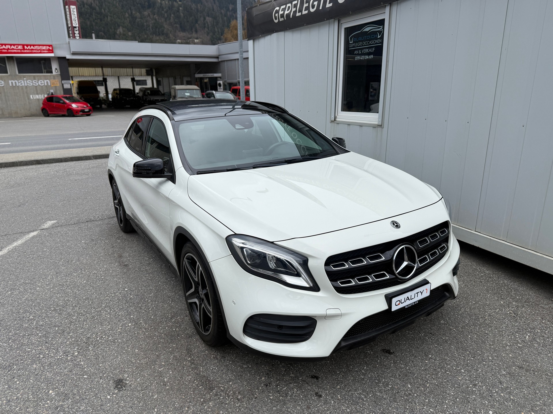 MERCEDES-BENZ GLA 250 AMG Line 4Matic 7G-DCT *TOPZUSTAND* SEHR GEPFLEGT*