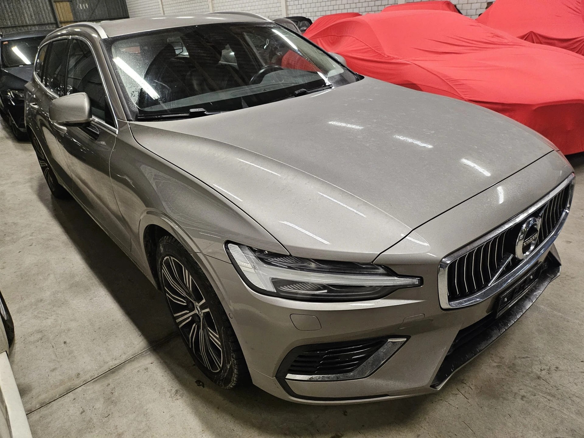 VOLVO V60 T6 eAWD Inscription, 253 PS- Hybrid/Benzin