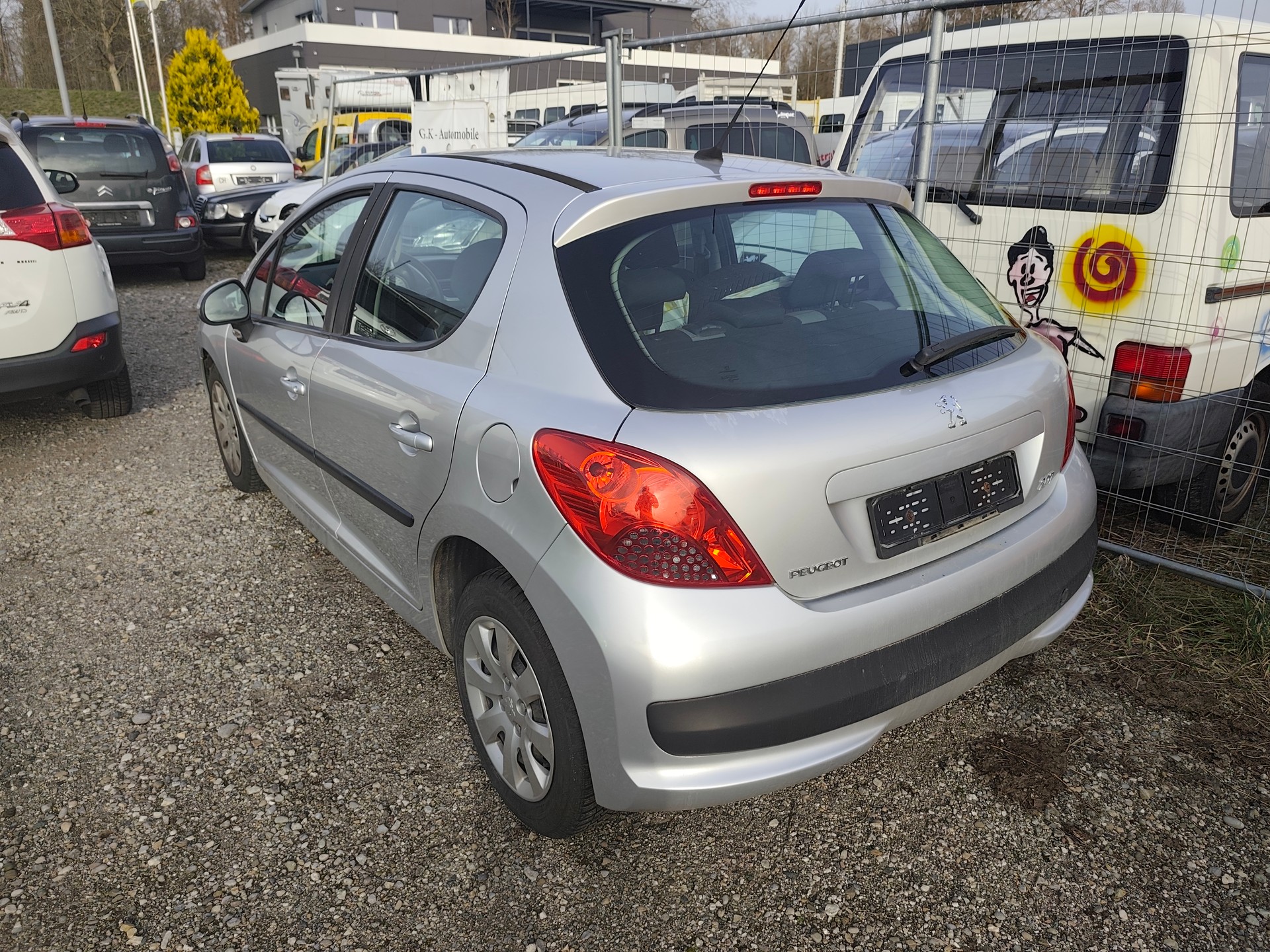 PEUGEOT 207 1.4 16V Trendy Clim'-image-2