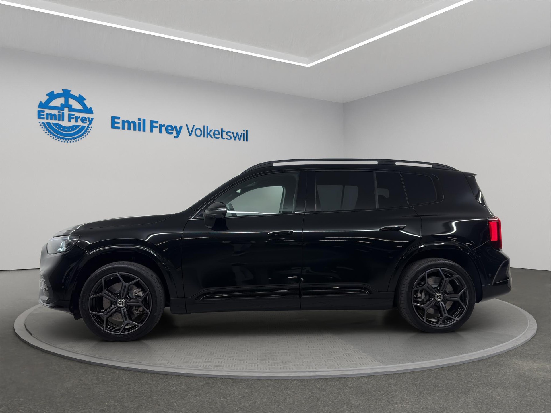 MERCEDES-BENZ GLB 350 4matic-showroom-element-1