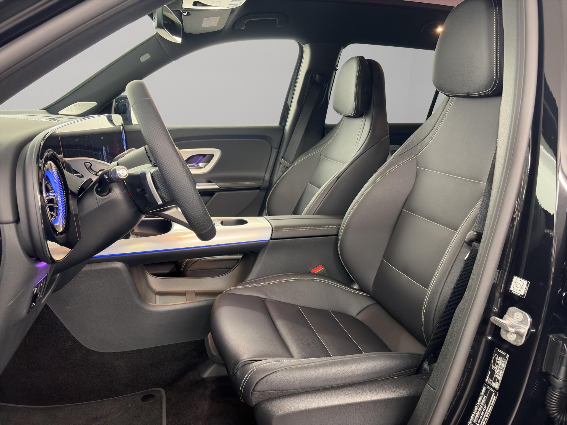 MERCEDES-BENZ GLB 350 4matic-image-5