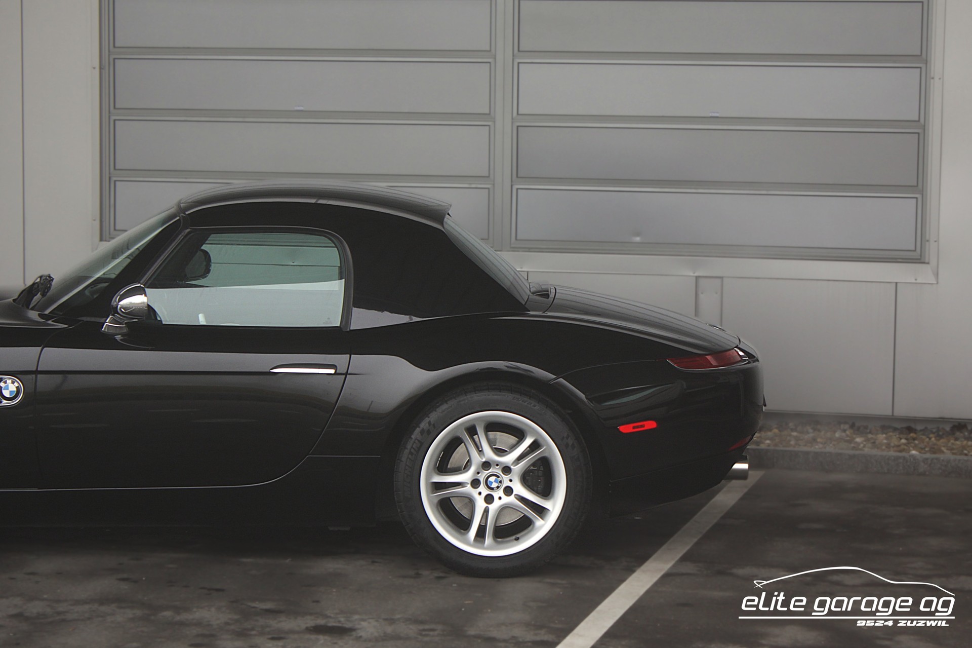 BMW Z8 Roadster-image-12