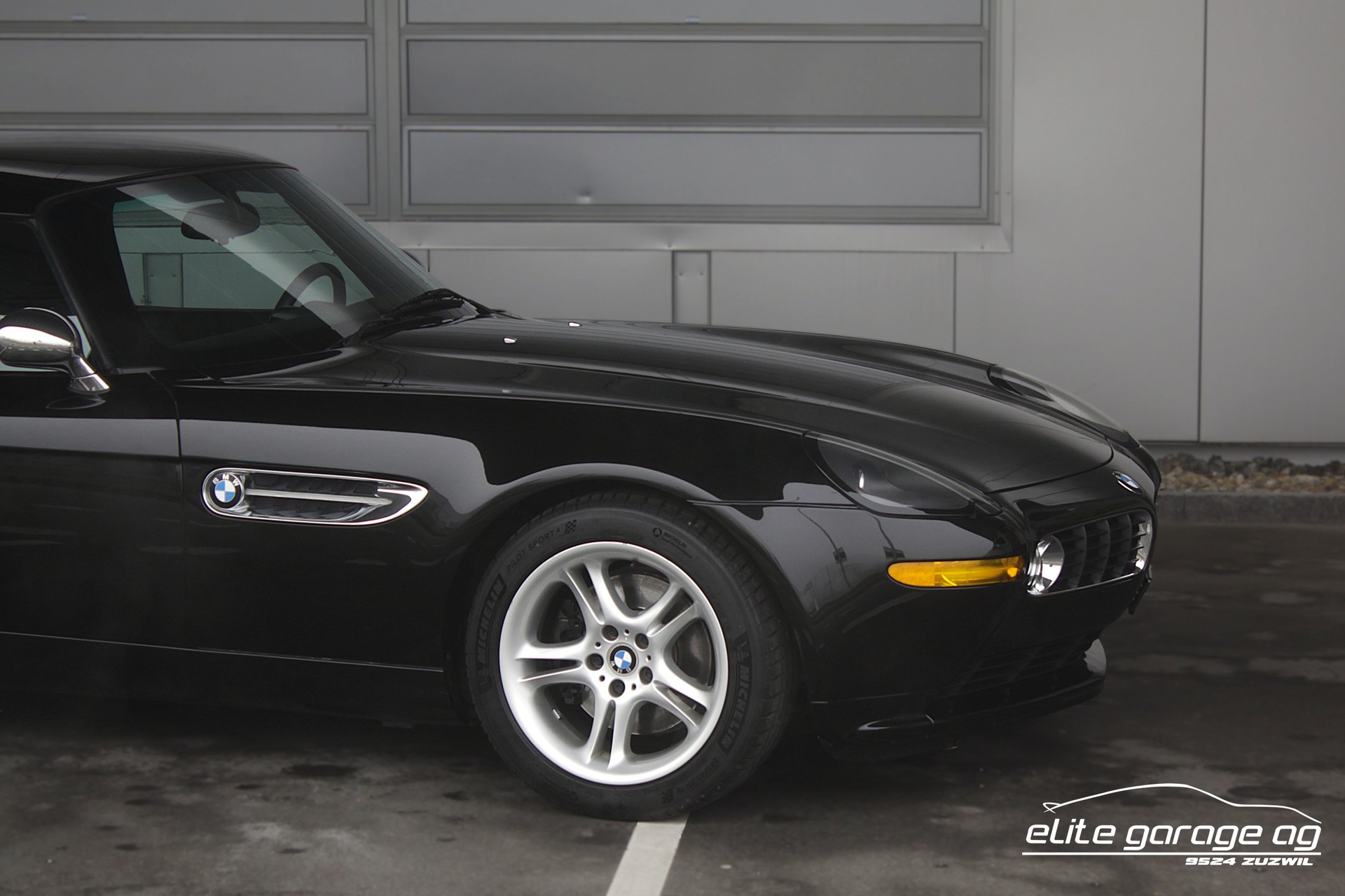 BMW Z8 Roadster-image-8
