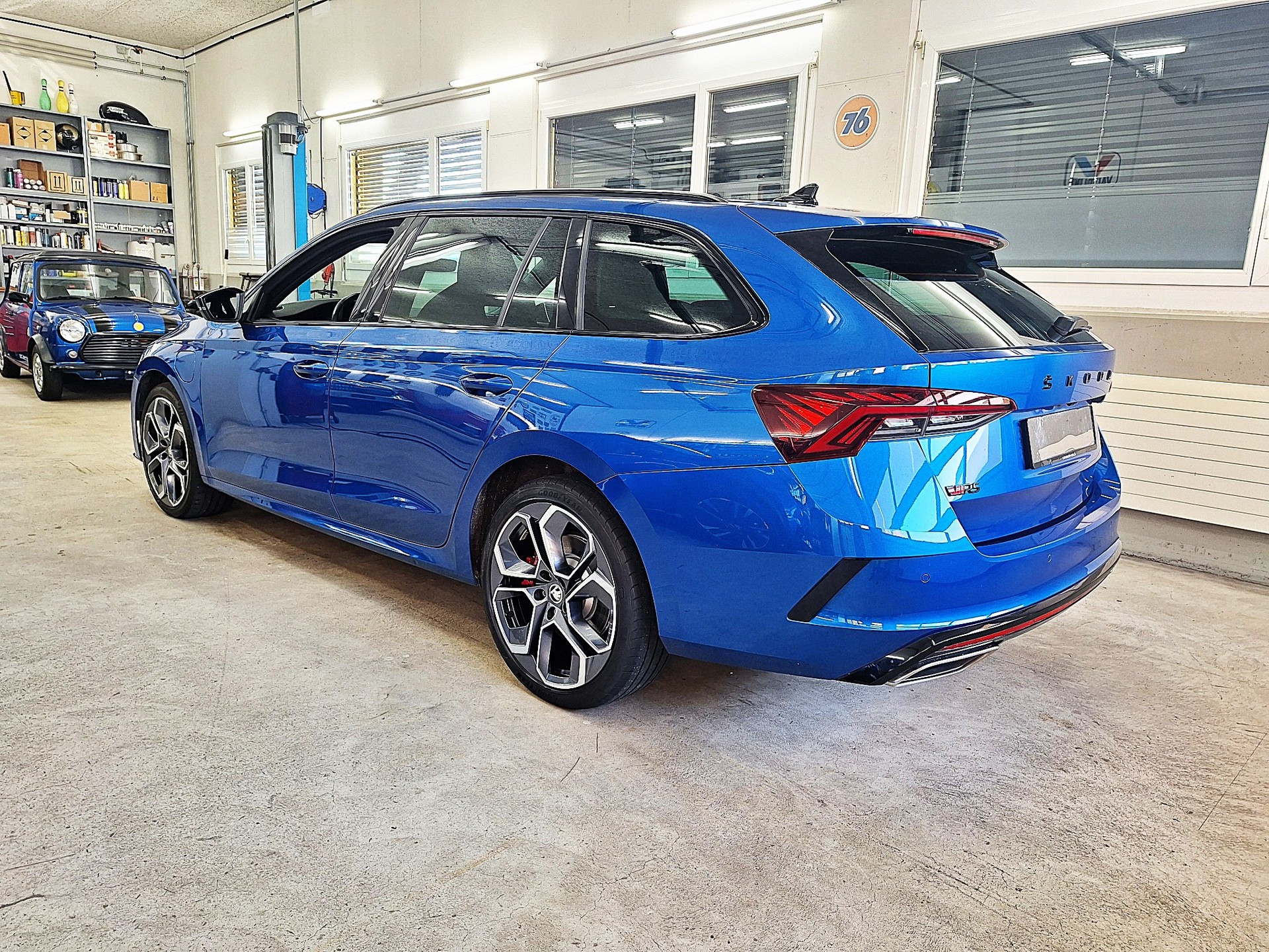 SKODA Octavia Combi 1.4 TSI PHEV DSG RS🔥Aus 1.Hand , Frisch ab MFK & Service🔥-showroom-element-3