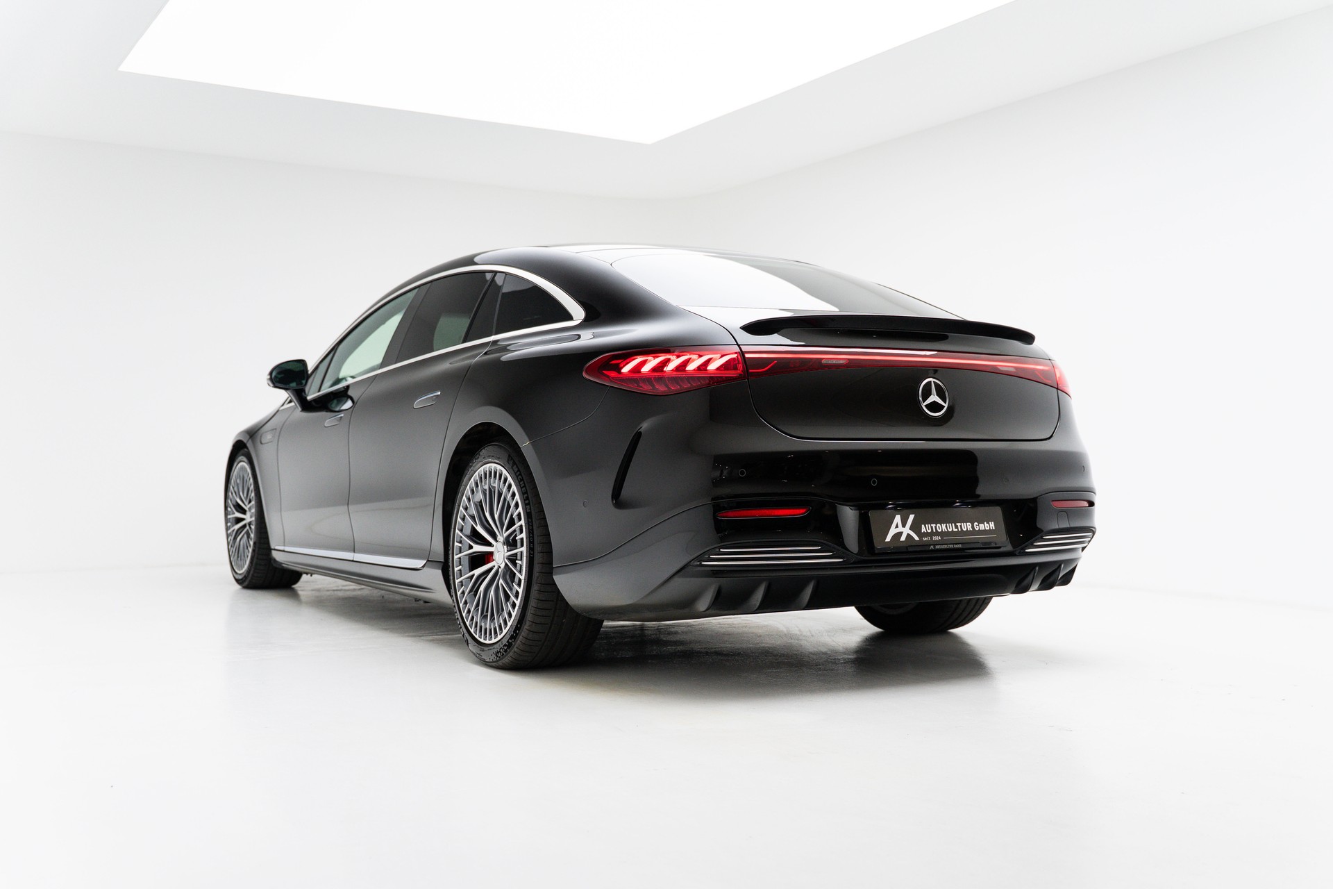 MERCEDES-BENZ EQS 53 4matic+-image-13