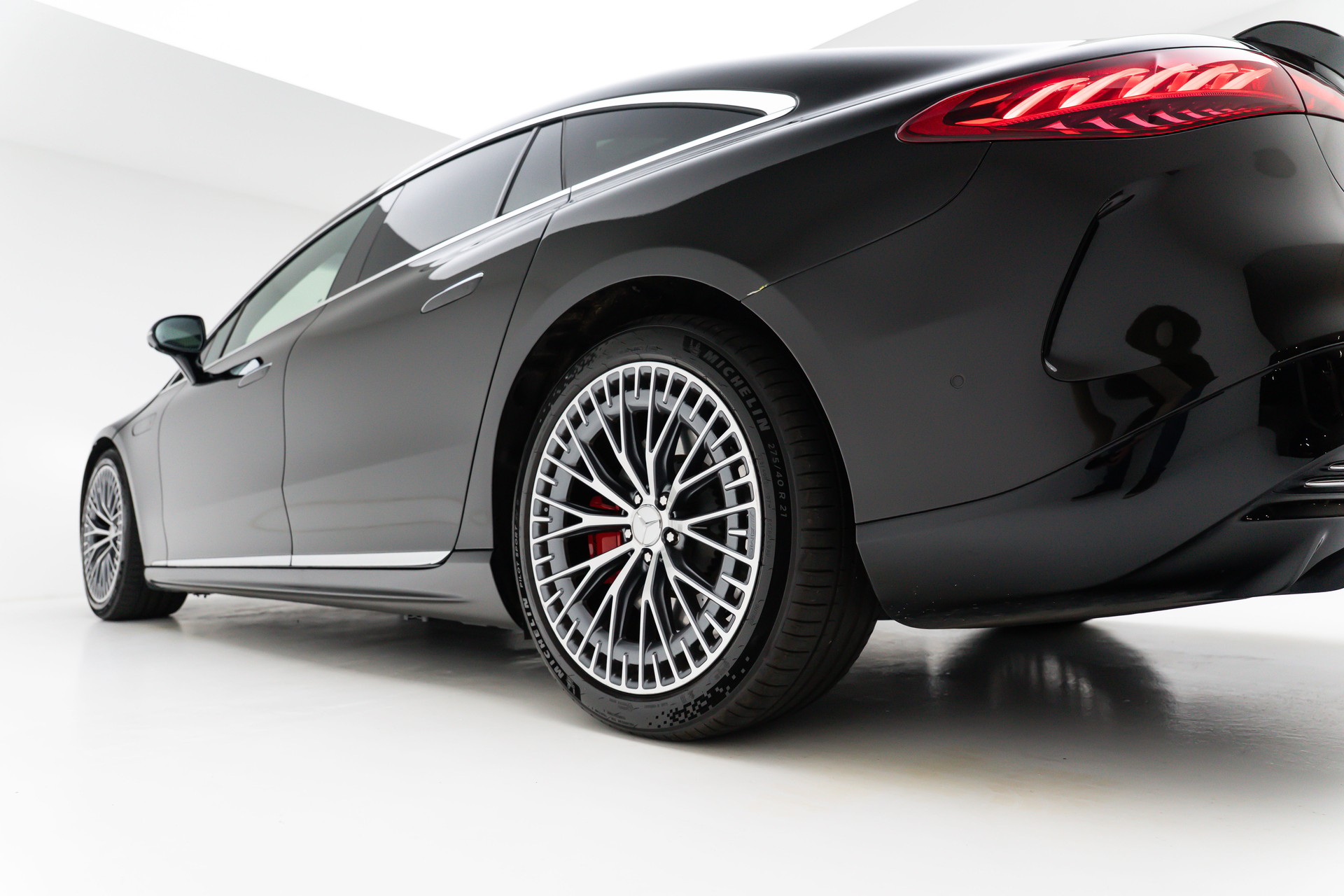 MERCEDES-BENZ EQS 53 4matic+-image-15