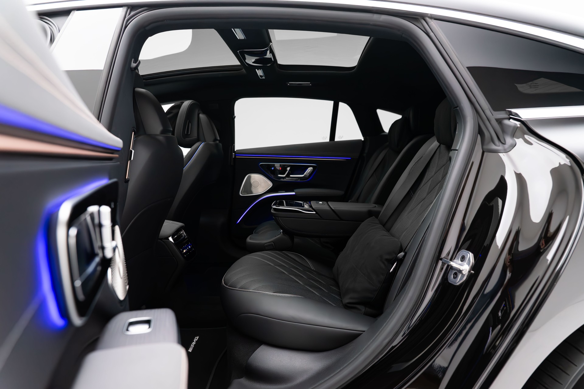 MERCEDES-BENZ EQS 53 4matic+-image-21