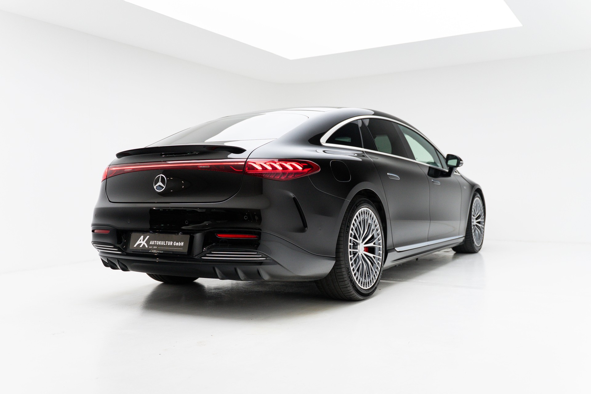 MERCEDES-BENZ EQS 53 4matic+-image-11
