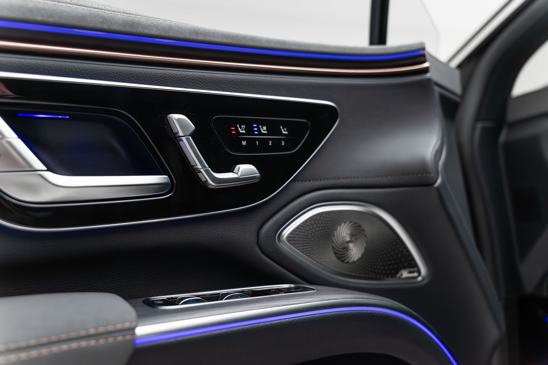 MERCEDES-BENZ EQS 53 4matic+-image-17