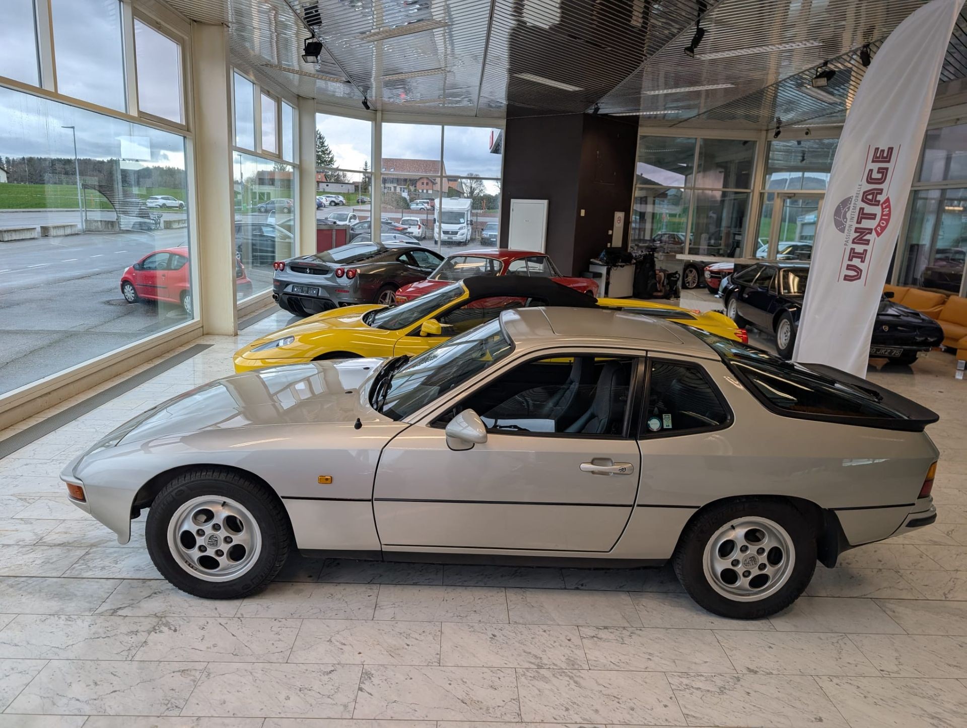 PORSCHE 924 S-image-2