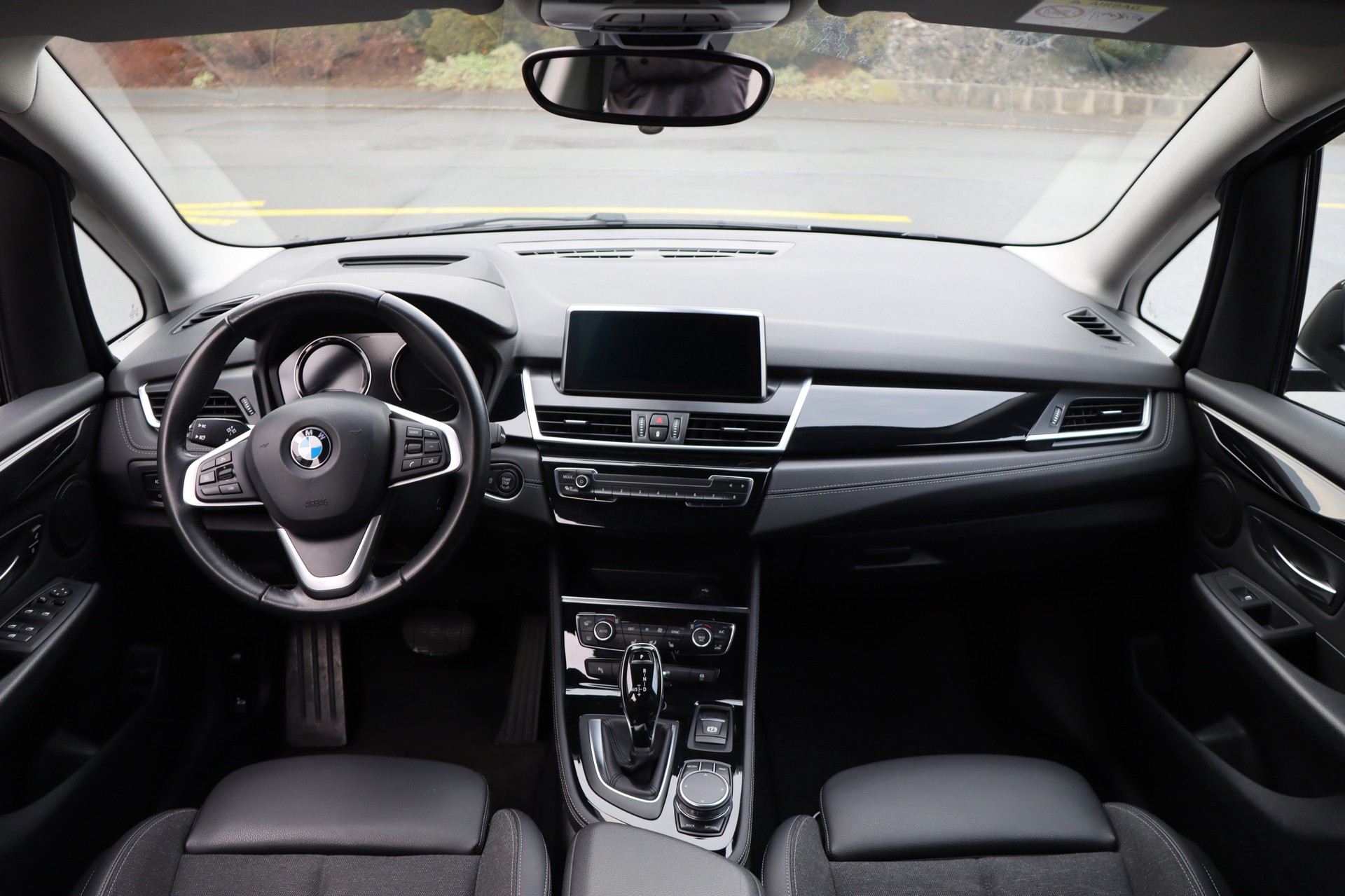 BMW 218d xDrive Gran Tourer Steptronic Luxury Line-image-8