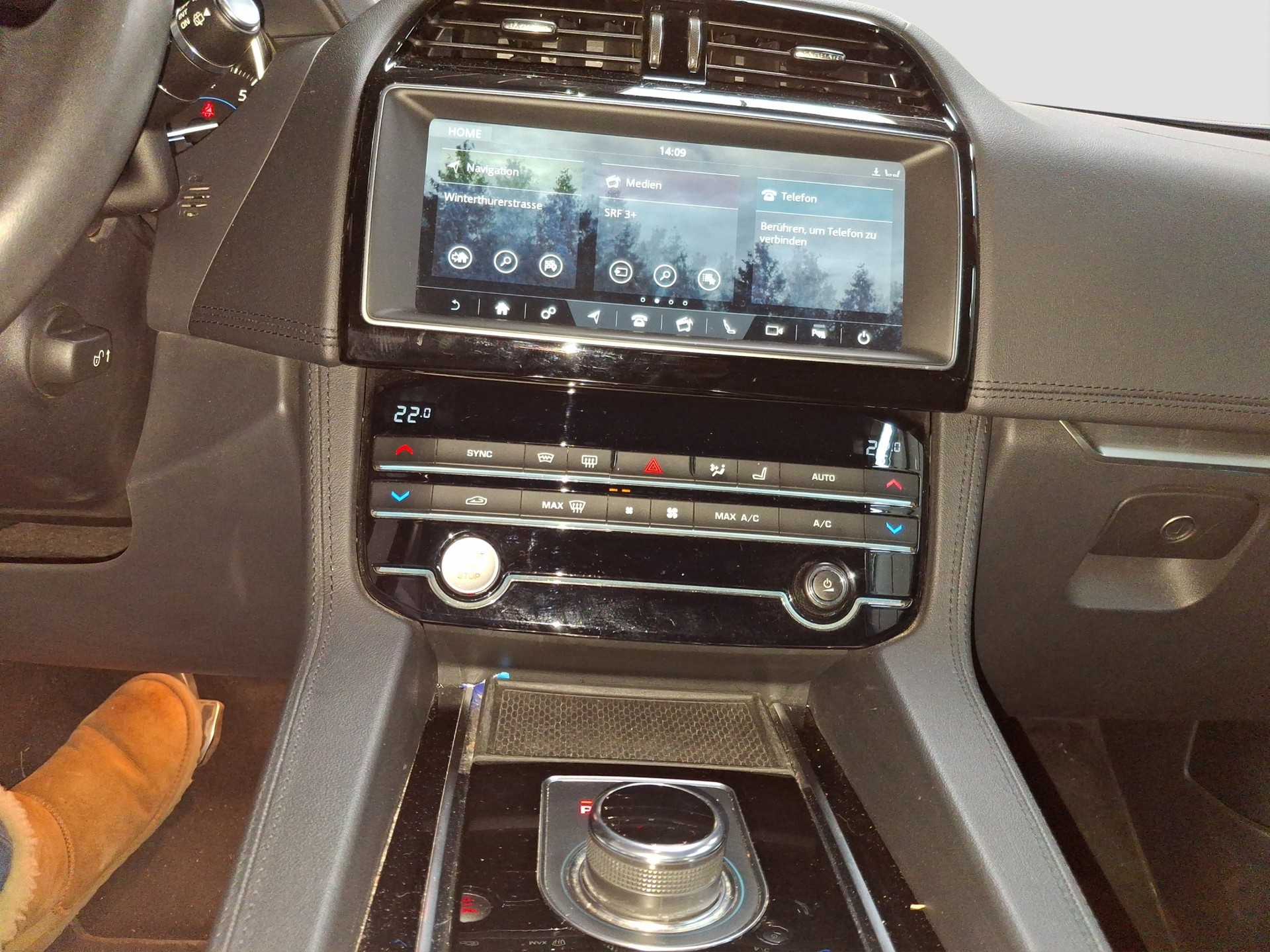 JAGUAR F-Pace 25d Prestige AWD Automatik-image-10